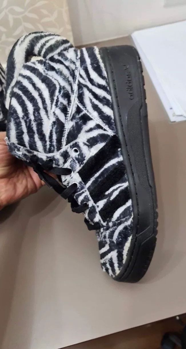 Jeremy Scott adidas x Jeremy Scott Zebra Sneakers Size US 9.5 / EU 42-43 - 5 Thumbnail