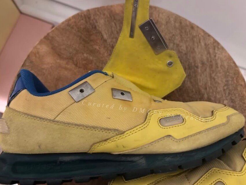 Raf Simons Raf Simons x Adidas Ozweego Size US 8 / EU 41 - 6 Thumbnail
