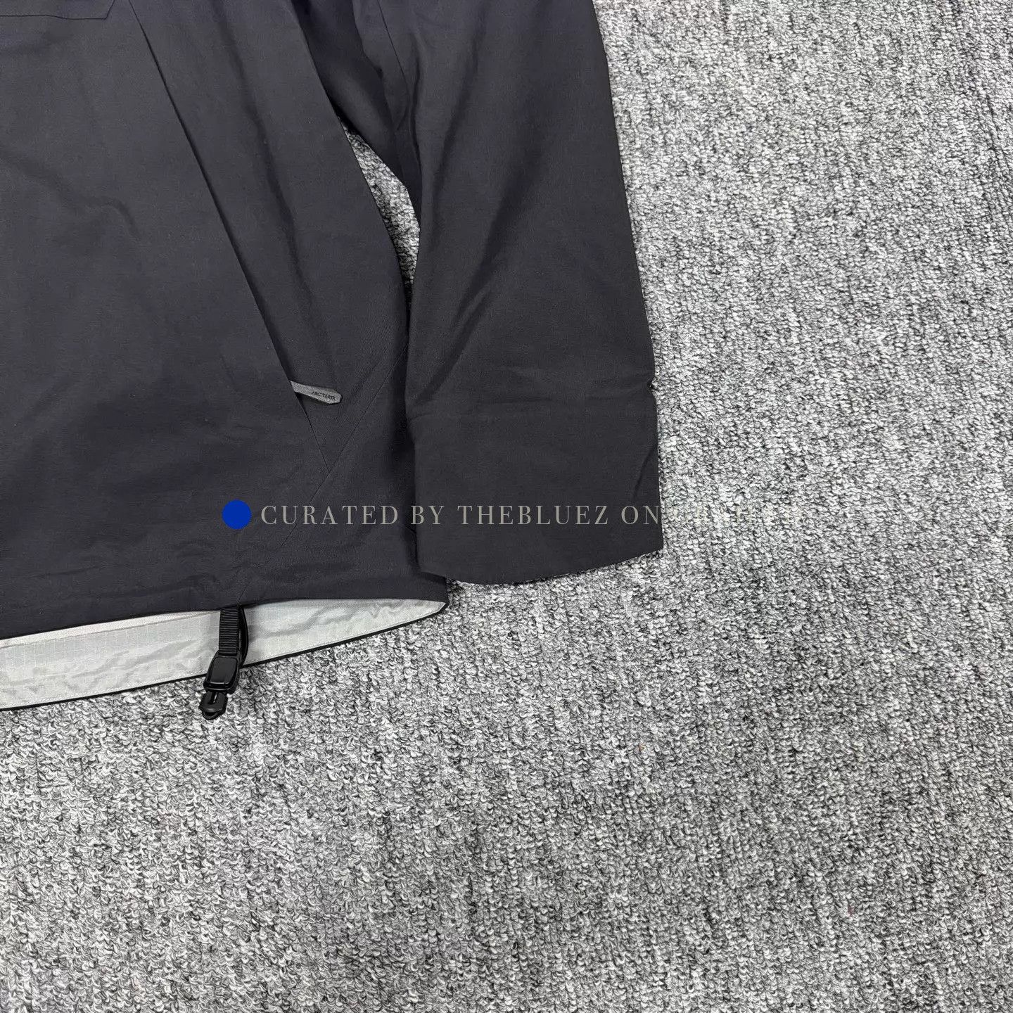 Arc'teryx Black Hooded Jacket with Zip Closure - Size M Size US M / EU 48-50 / 2 - 5 Thumbnail