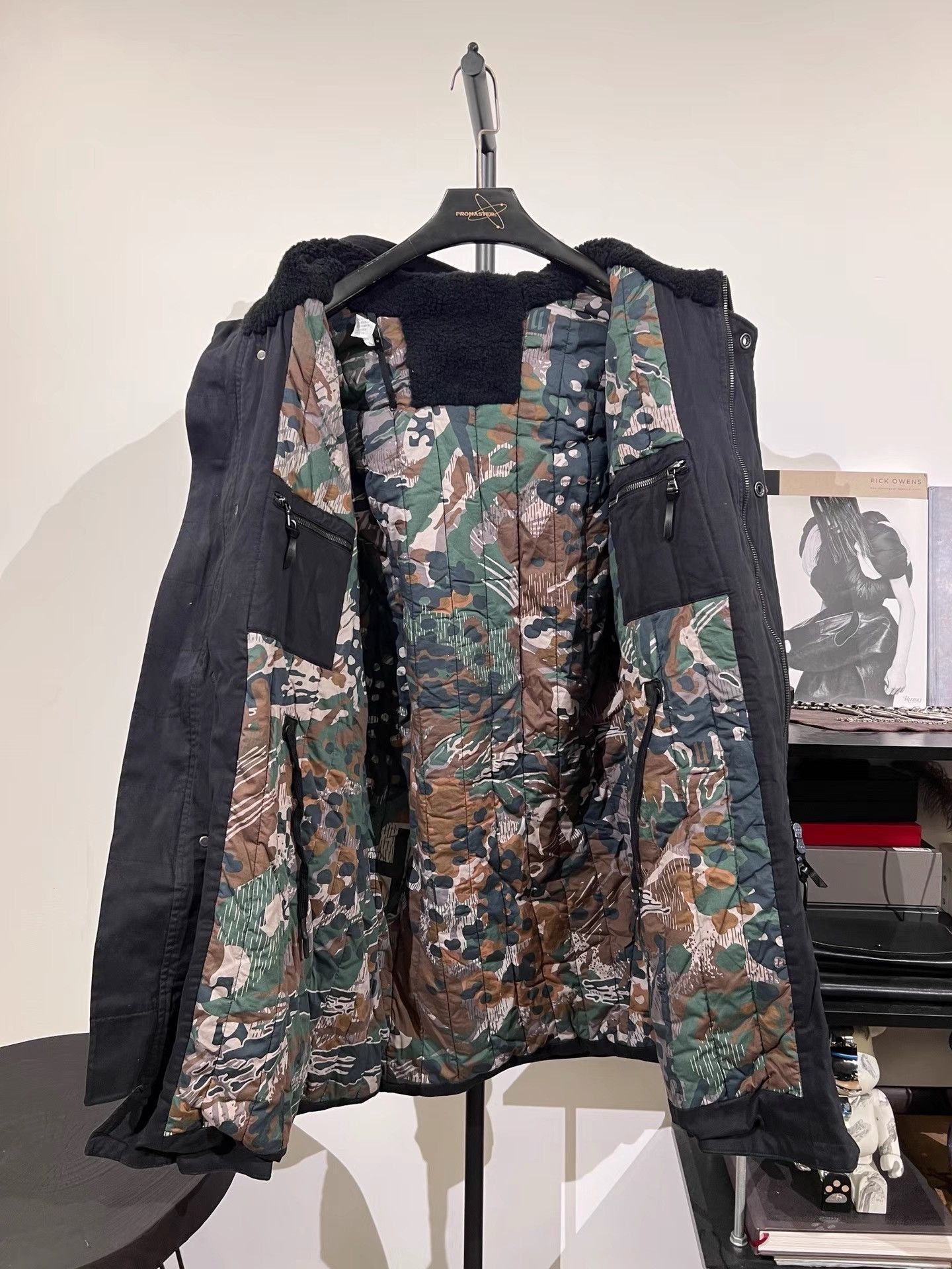 11 By Boris Bidjan Saberi Black Hooded Parka with Abstract Graphic Print Size US M / EU 48-50 / 2 - 3 Thumbnail