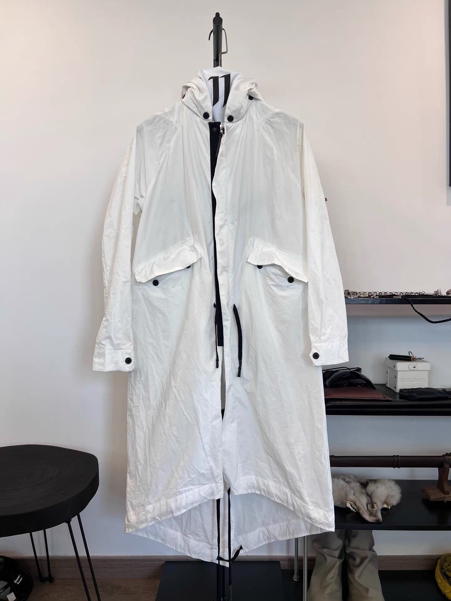 11 By Boris Bidjan Saberi White Hooded Long Raincoat with Fist Print Size US M / EU 48-50 / 2 - 2 Thumbnail