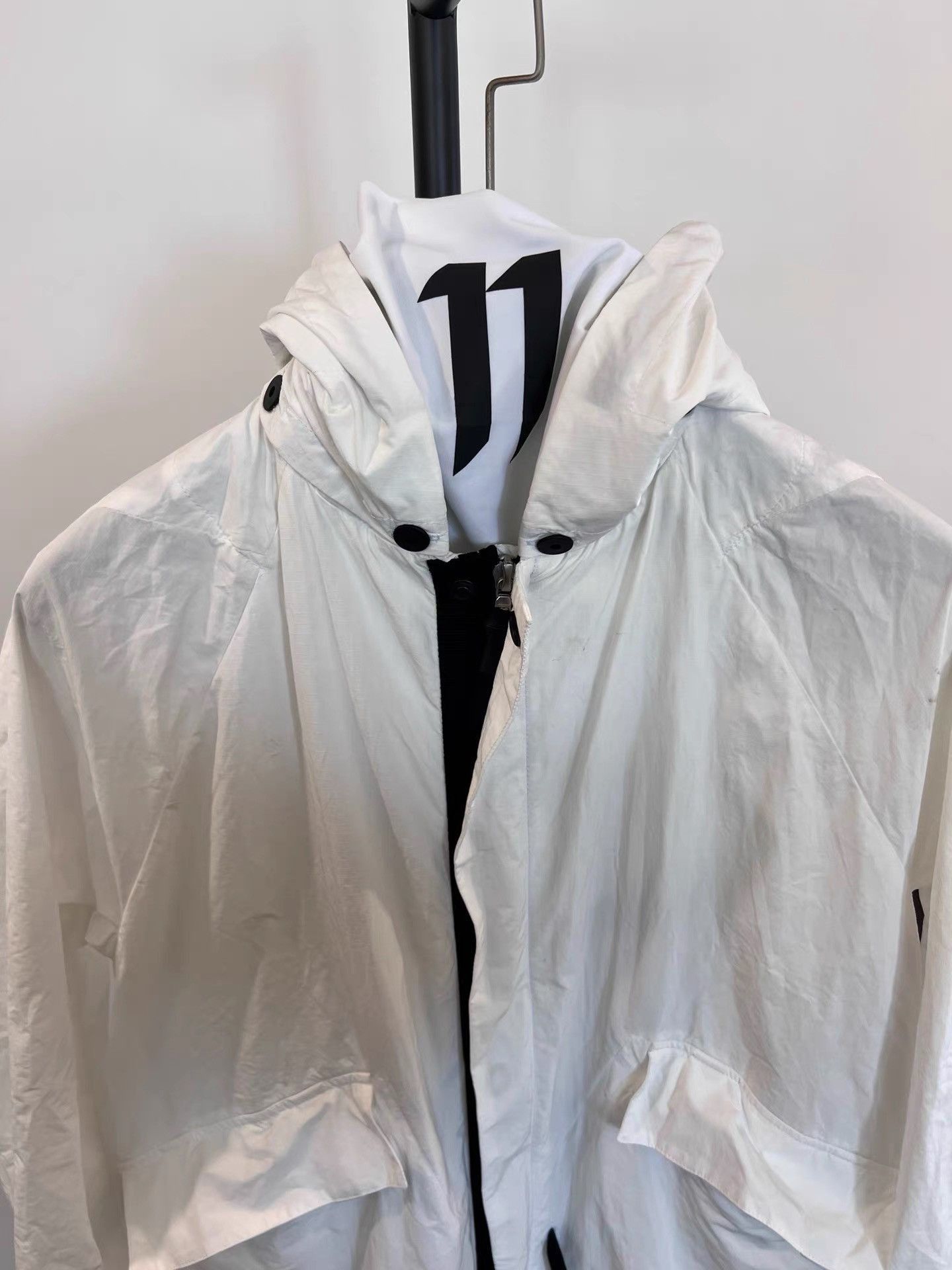 11 By Boris Bidjan Saberi White Hooded Long Raincoat with Fist Print Size US M / EU 48-50 / 2 - 4 Thumbnail