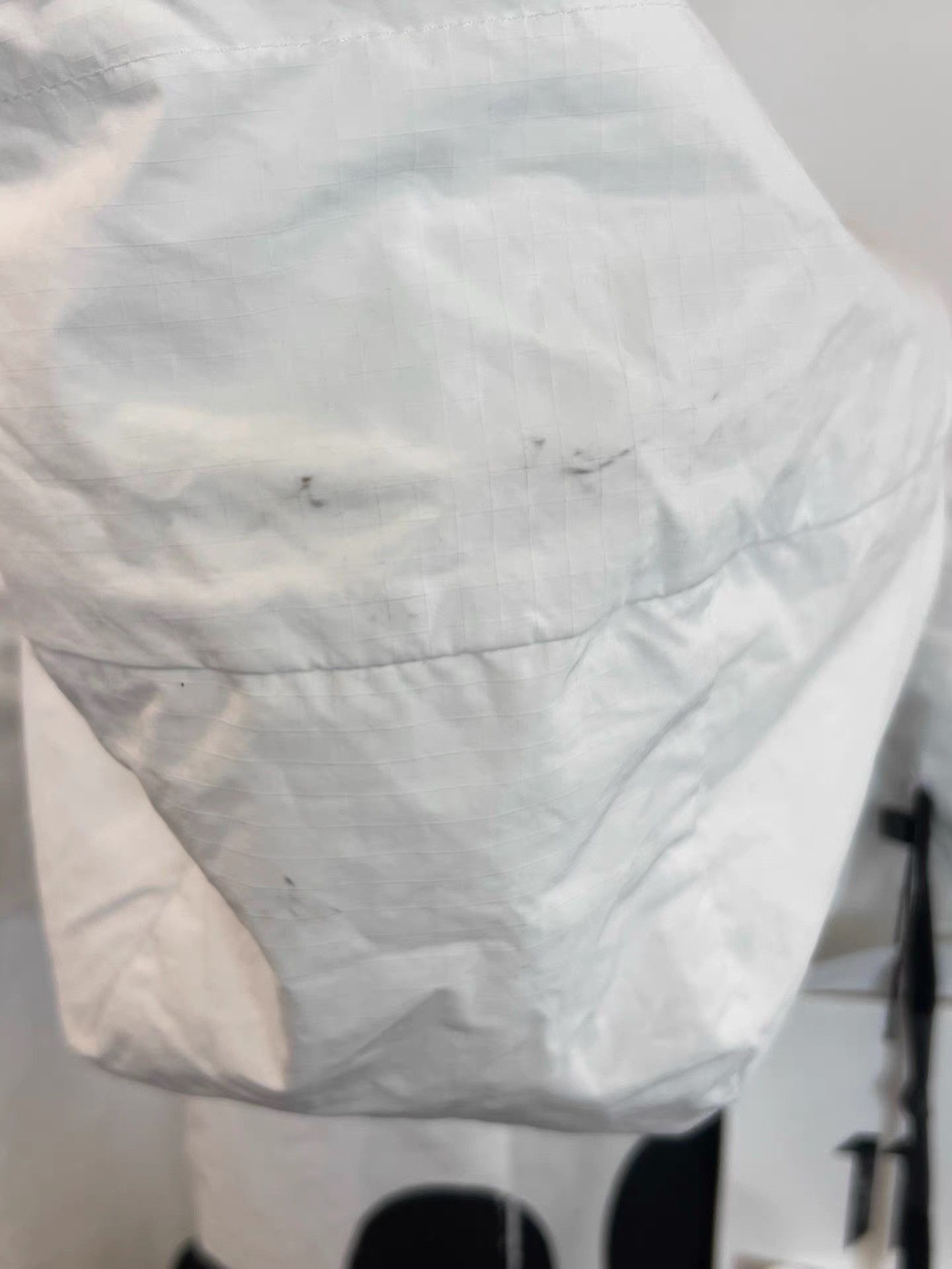 11 By Boris Bidjan Saberi White Hooded Long Raincoat with Fist Print Size US M / EU 48-50 / 2 - 8 Thumbnail