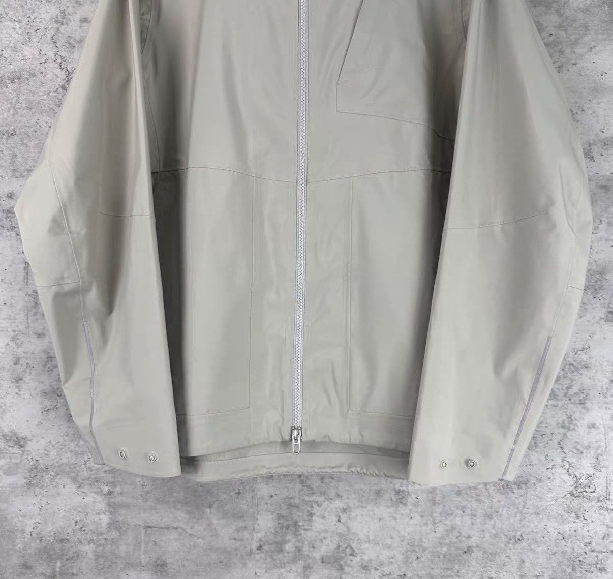 Lululemon Beige Lightweight Hooded Jacket Size US M / EU 48-50 / 2 - 2 Thumbnail