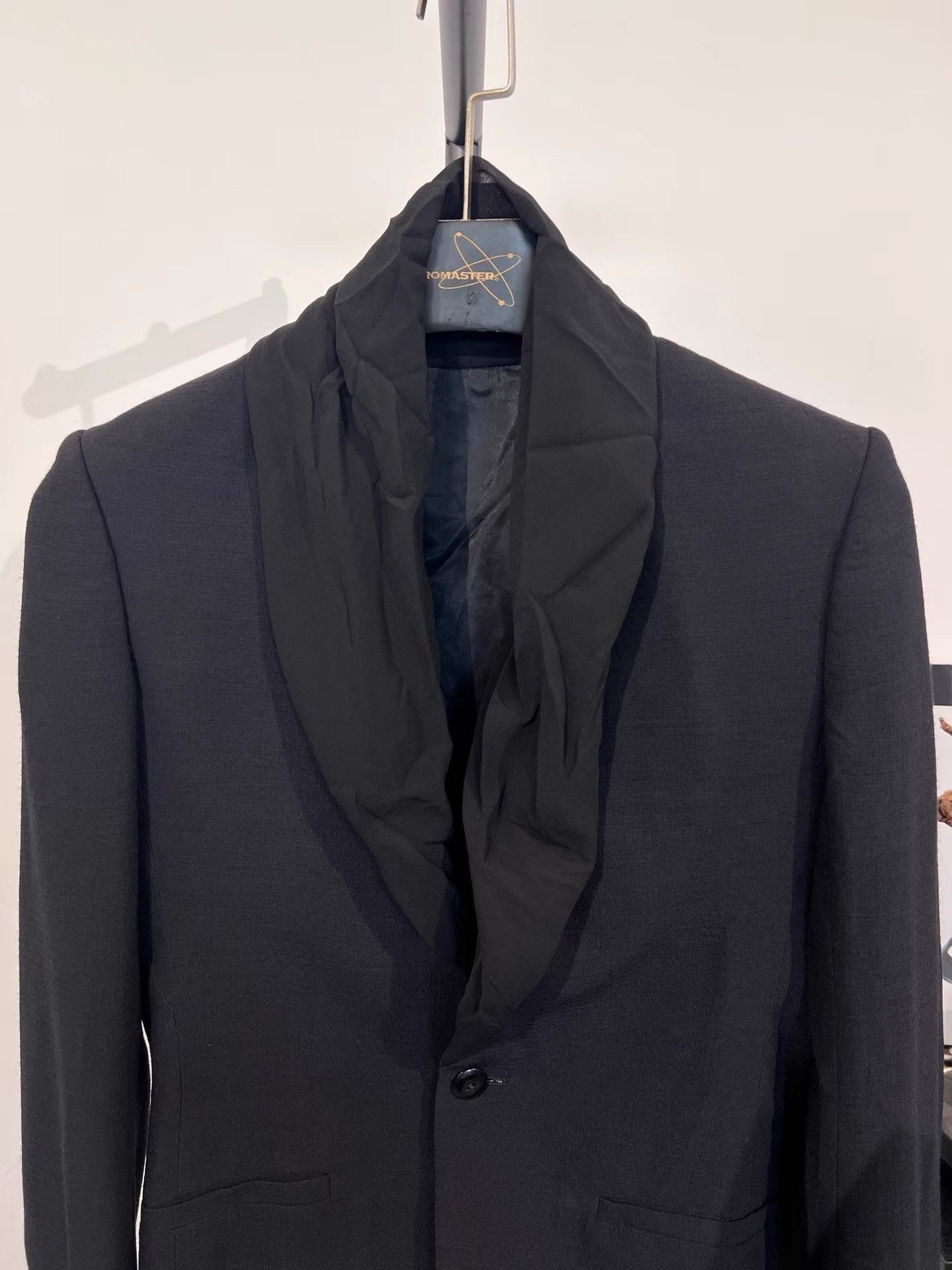Rick Owens Black Ruffled Collar Single-Button Blazer Size US S / EU 44-46 / 1 - 3 Thumbnail