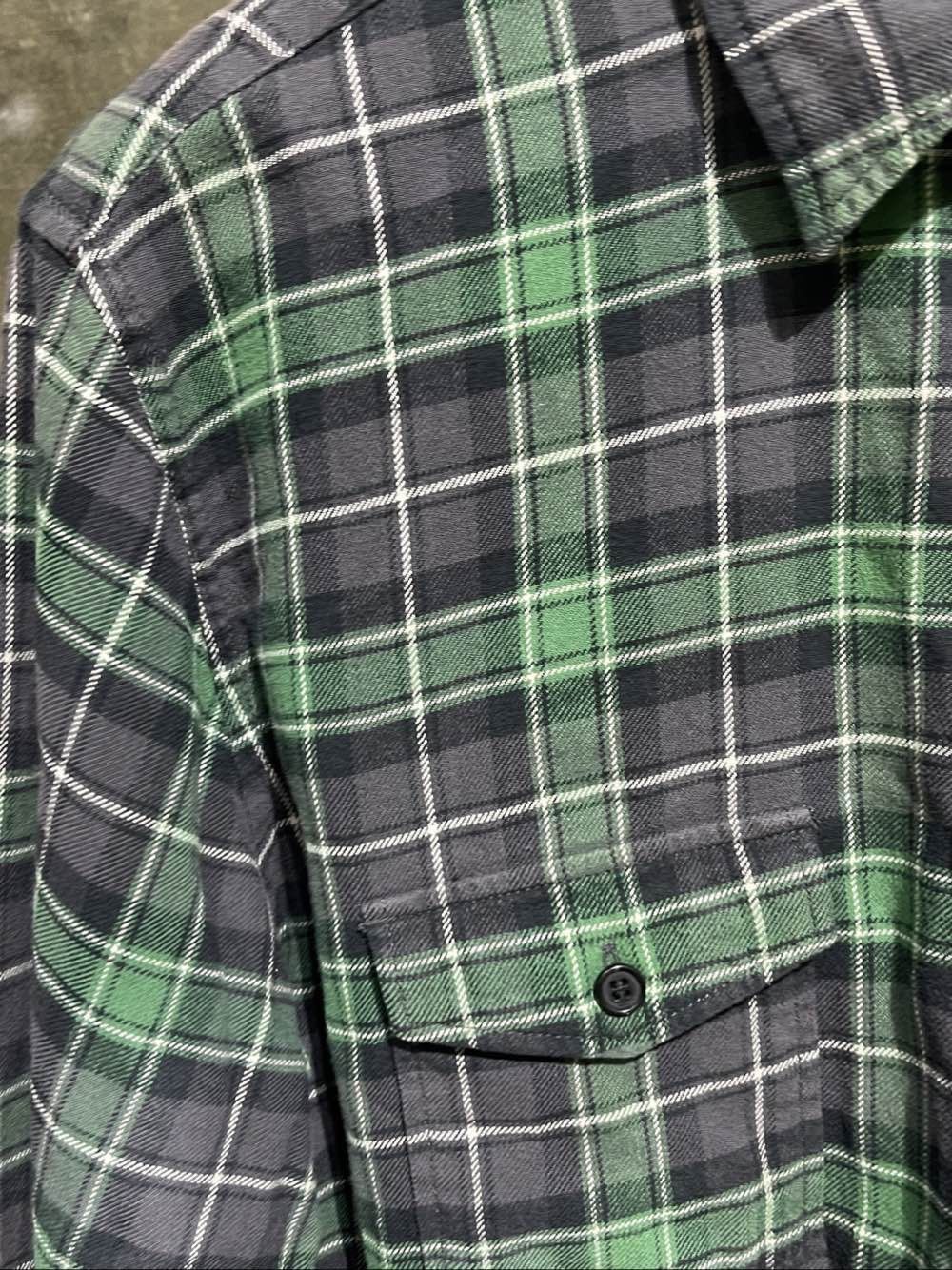Saint Laurent Paris Green Plaid Long Sleeve Button-Up Shirt Size US L / EU 52-54 / 3 - 5 Thumbnail