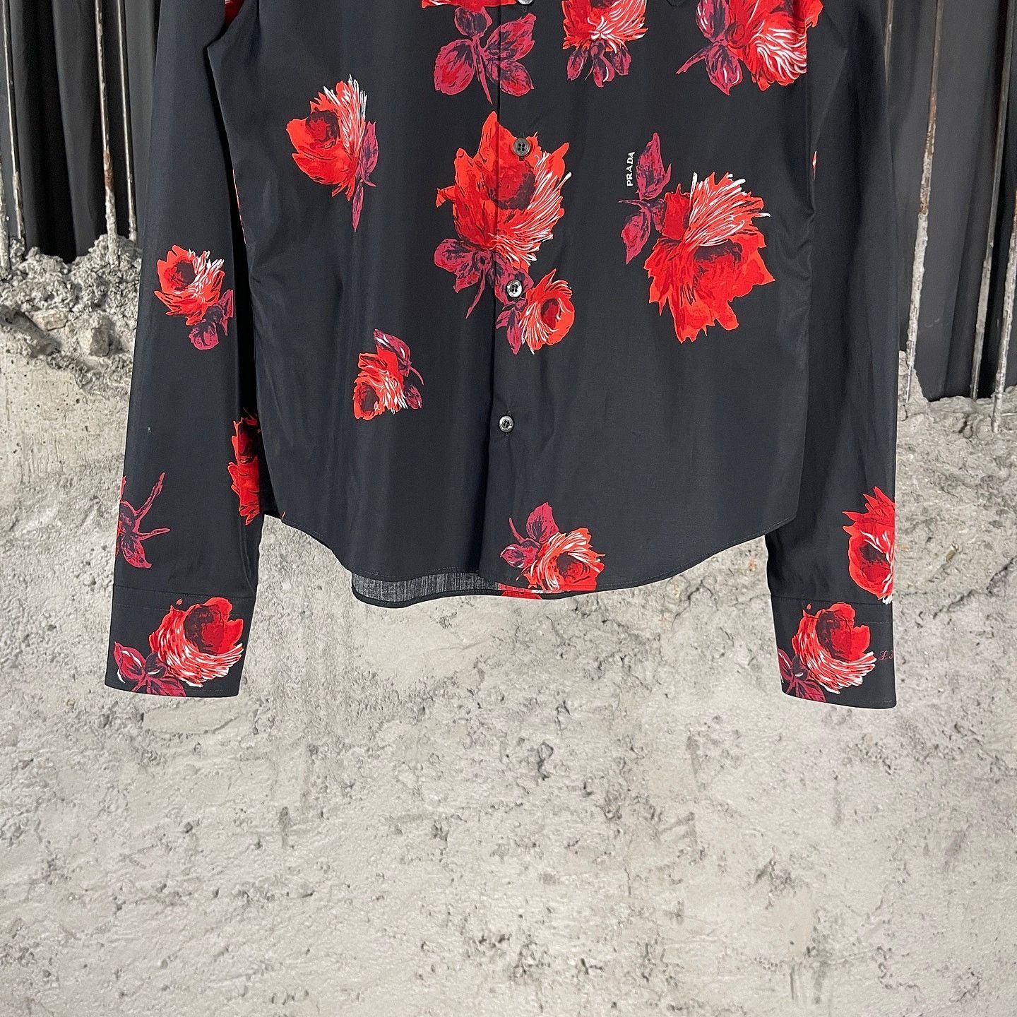Prada Black Red Floral Print Long Sleeve Button-Up Shirt Size US M / EU 48-50 / 2 - 6 Thumbnail