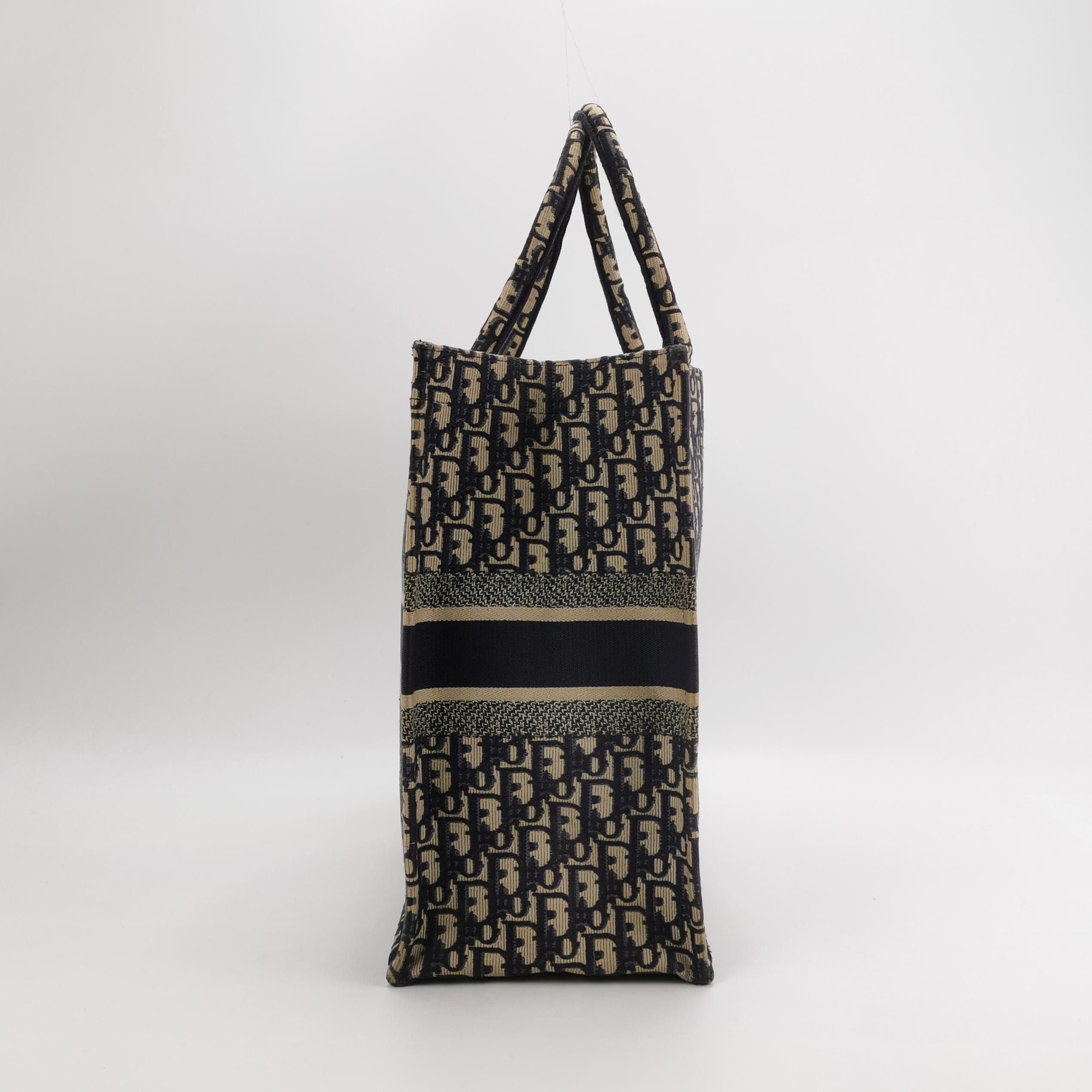 Dior Dior Women os Tote Bags Size ONE SIZE - 4 Thumbnail