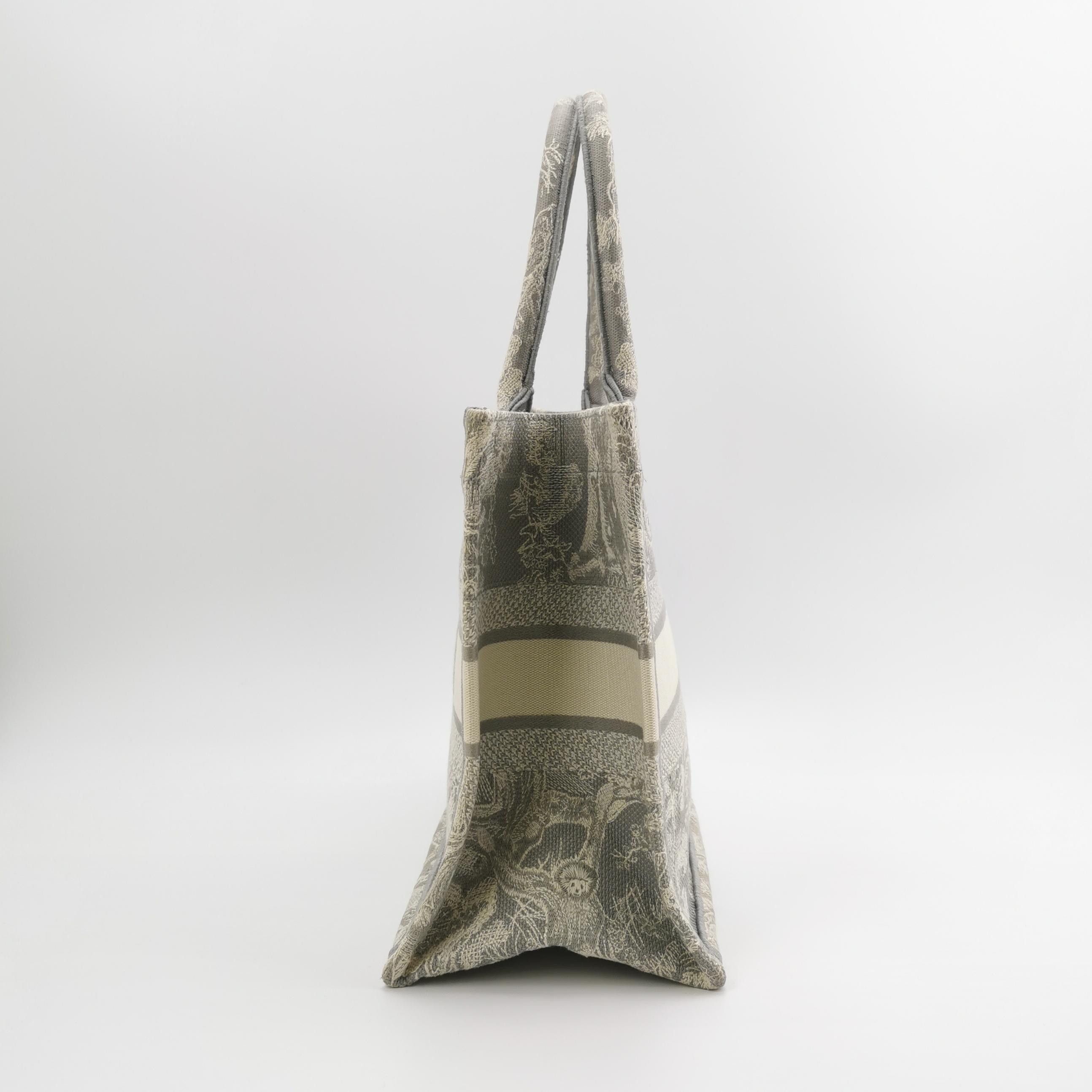 Dior Dior Women os Tote Bags Size ONE SIZE - 3 Thumbnail
