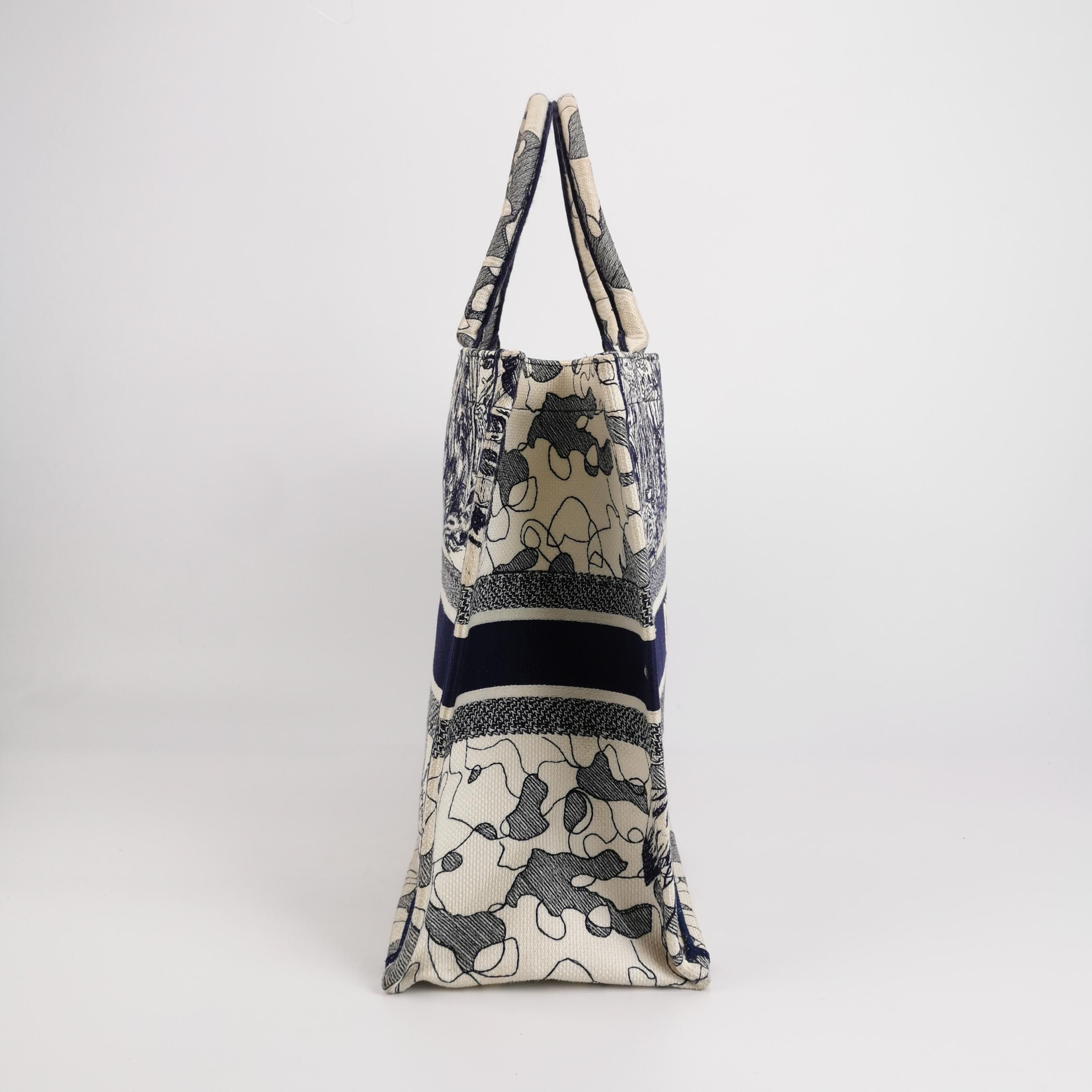 Dior Dior Women os Tote Bags Size ONE SIZE - 4 Thumbnail