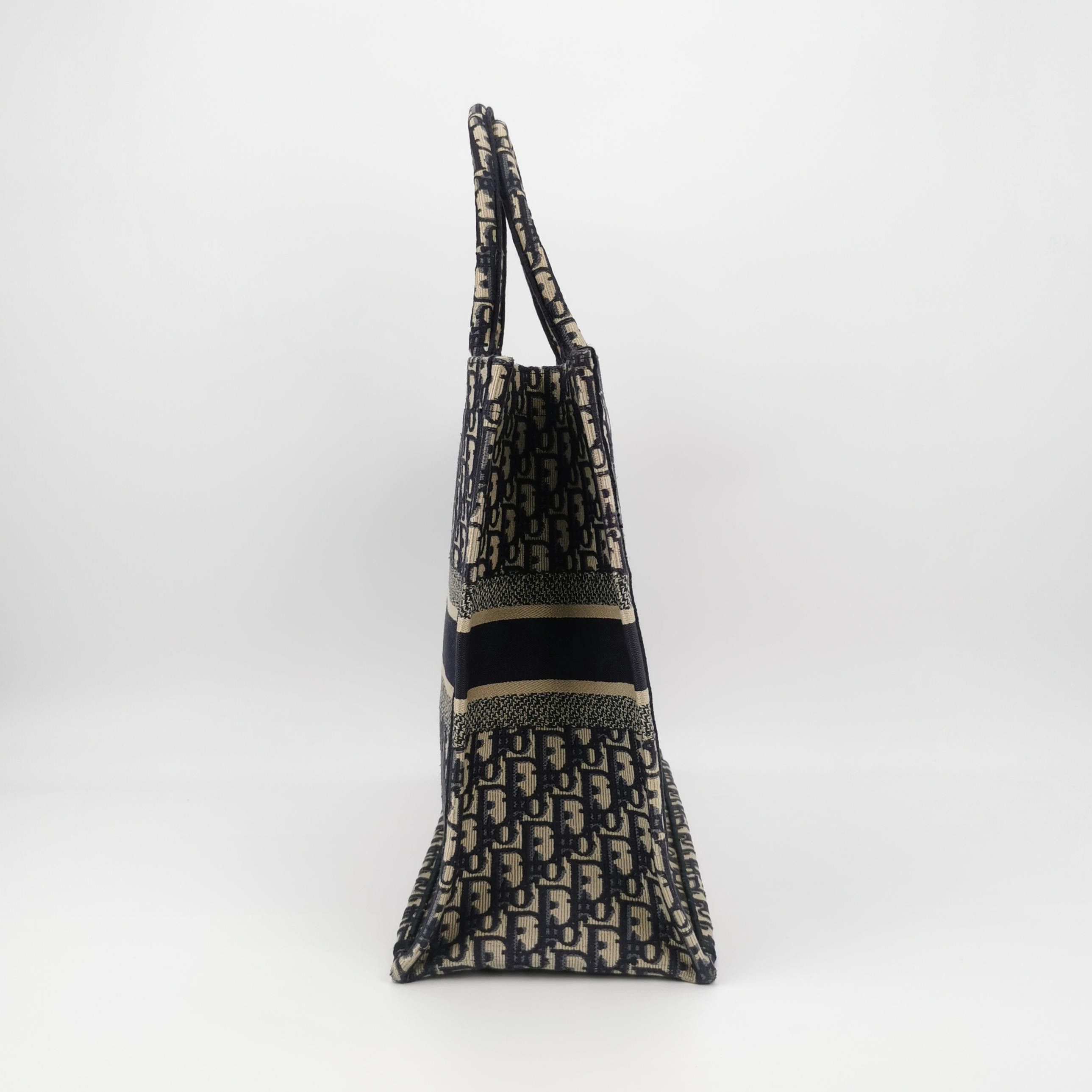 Dior Dior Women os Tote Bags Size ONE SIZE - 3 Thumbnail