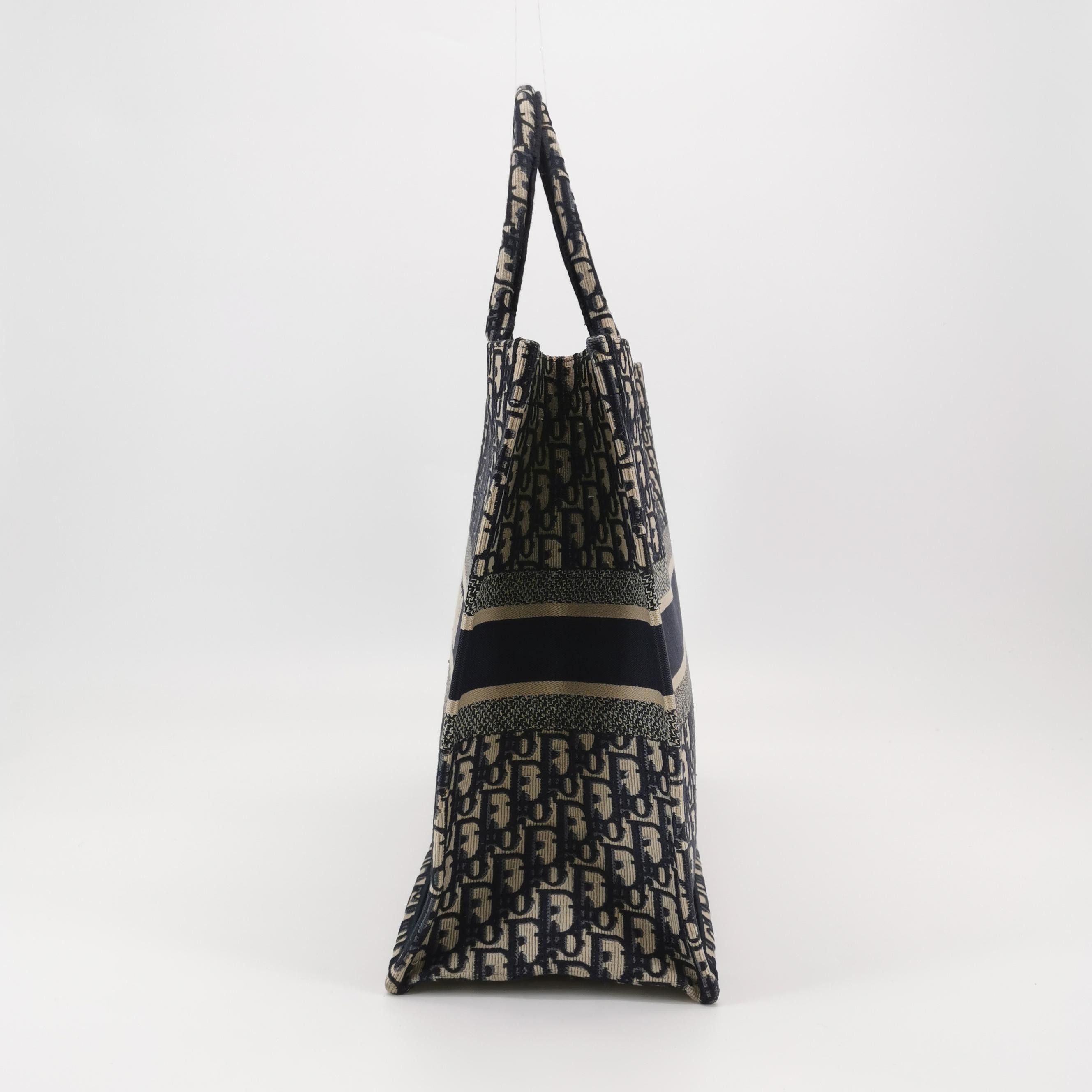 Dior Dior Women os Tote Bags Size ONE SIZE - 3 Thumbnail