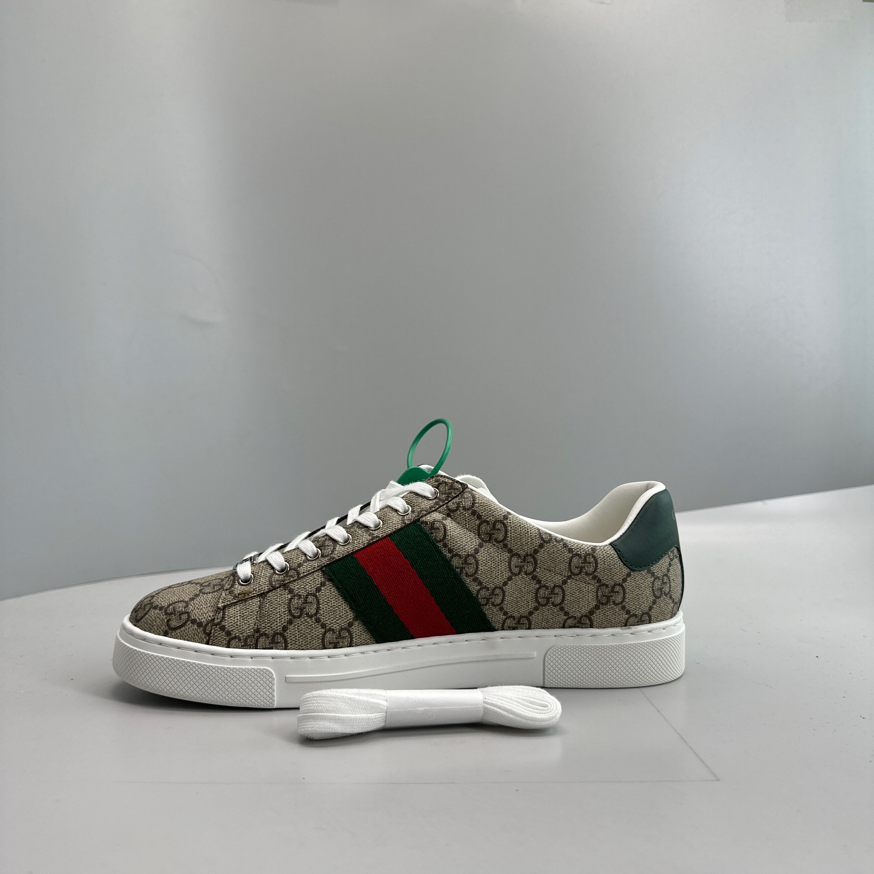 Gucci Gucci Ace GG Supreme Low-Top Sneakers Size 8.5 Size US 8.5 / EU 41-42 - 10 Thumbnail