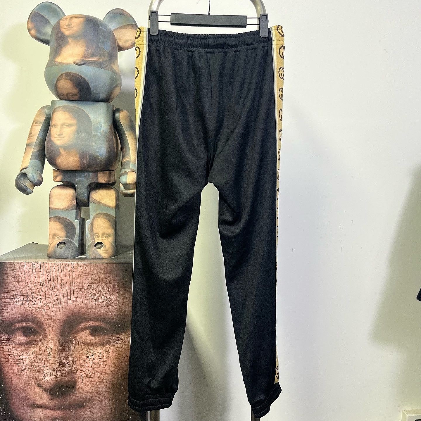 Gucci Gucci GG Logo Stripe Sweatpants Size XS Size US 28 / EU 44 - 2 Thumbnail