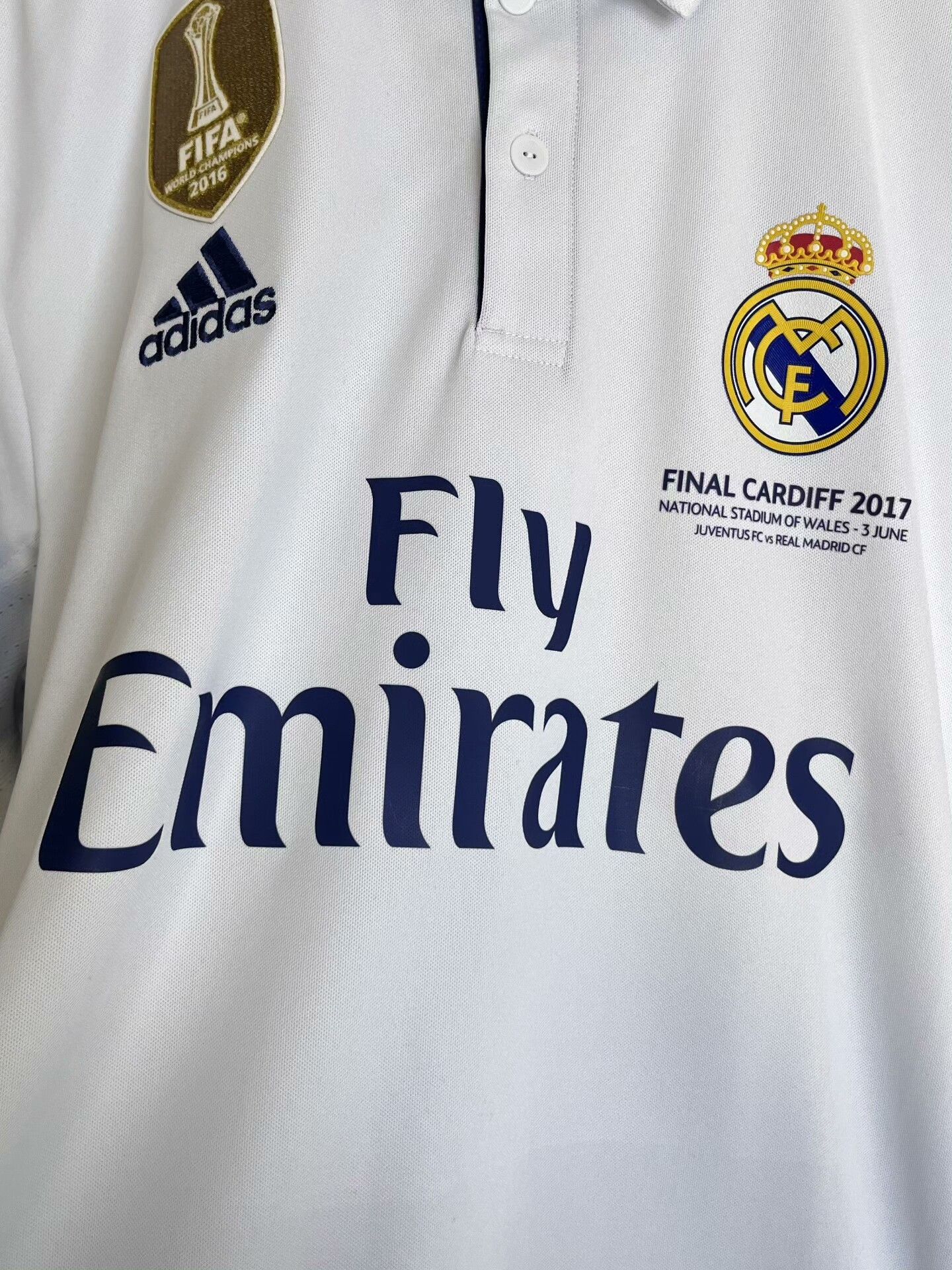Vintage 16-17 Real Madrid UCL Final Home Jersey Size US M / EU 48-50 / 2 - 6 Thumbnail