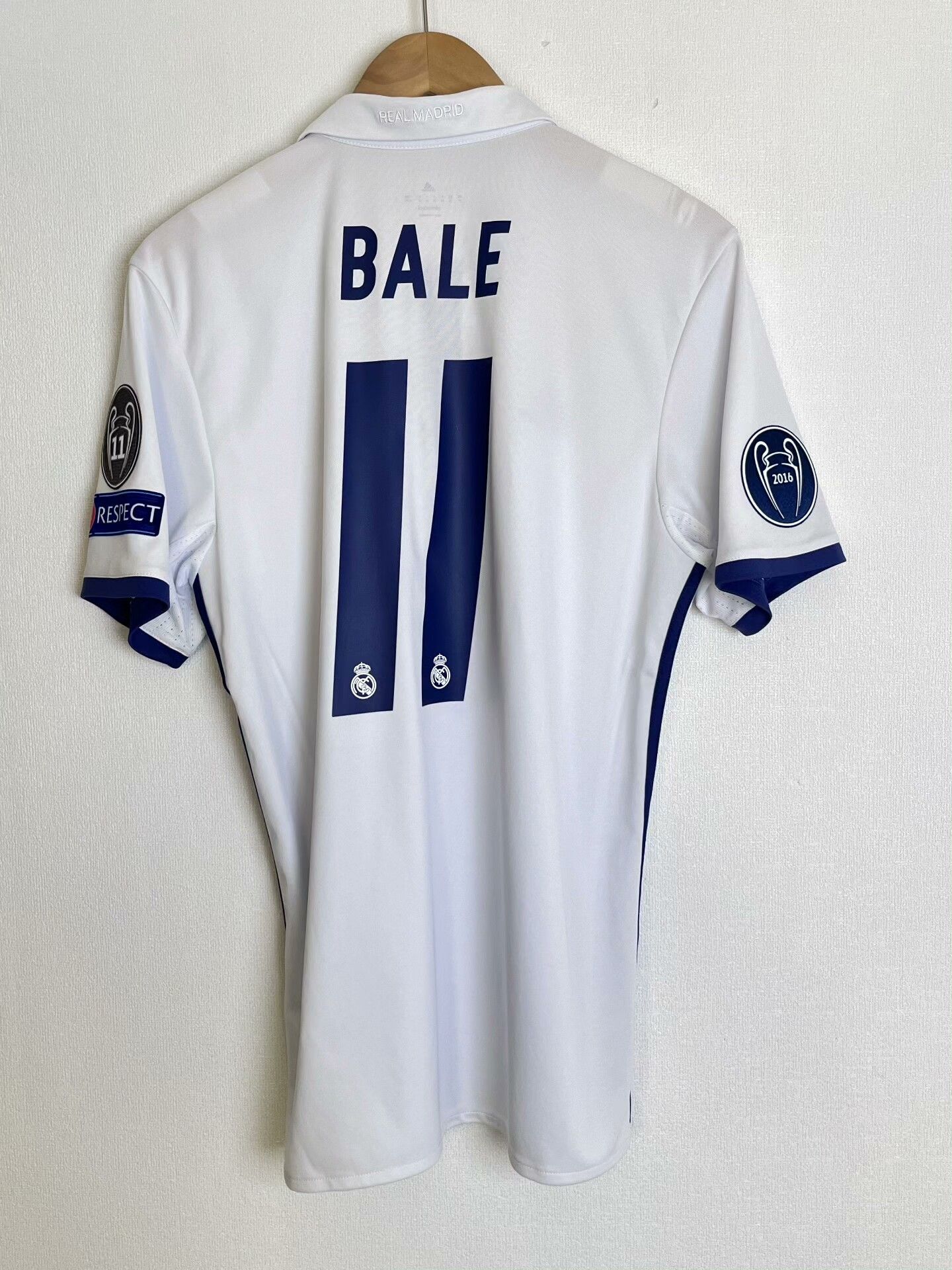 Vintage 16-17 Real Madrid UCL Final Home Jersey Size US M / EU 48-50 / 2 - 2 Thumbnail