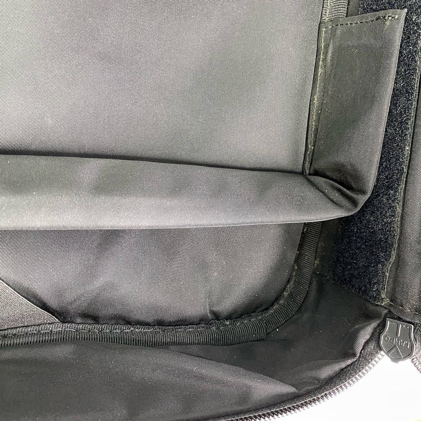 Prada Black Crossbody Messenger Bag Size ONE SIZE - 12 Thumbnail