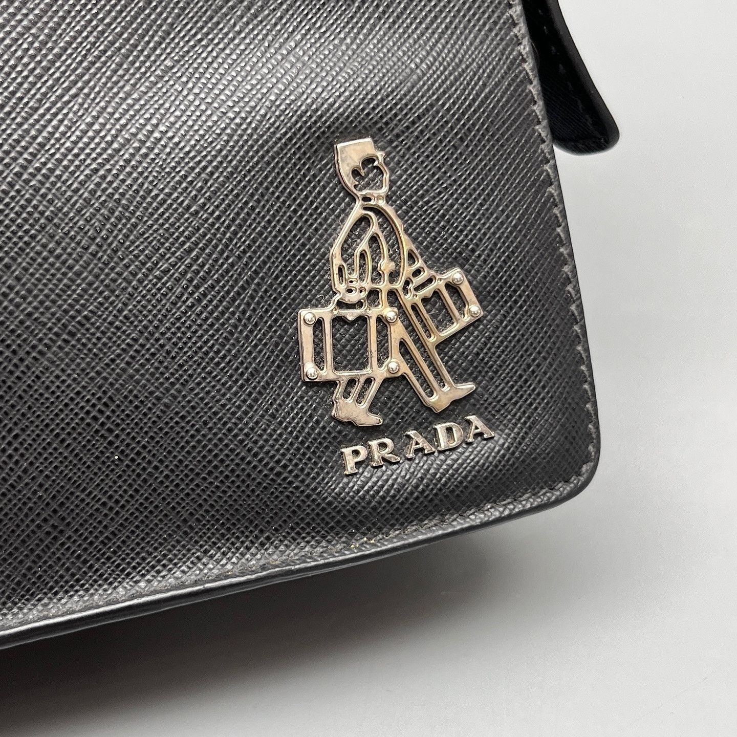 Prada Black Zip-Top Pouch with Emblem Size ONE SIZE - 9 Thumbnail