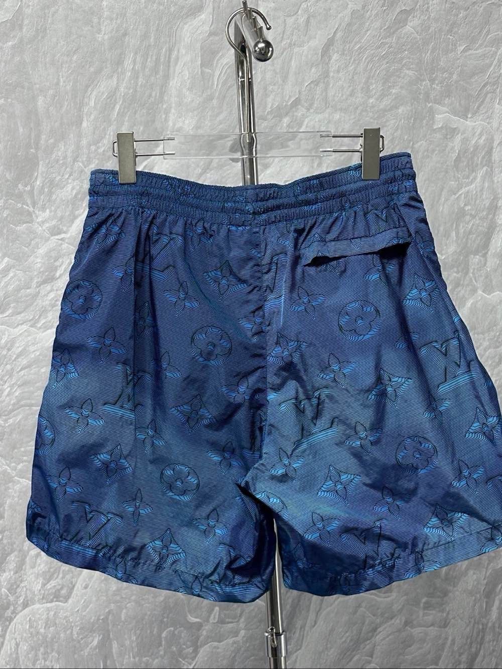 Louis Vuitton Blue Patterned Shorts with Drawstring - Size 32 Size US 32 / EU 48 - 2 Thumbnail