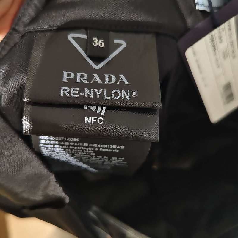 Prada Black High-Waisted Casual Shorts Size US 36 / EU 52 - 4 Thumbnail