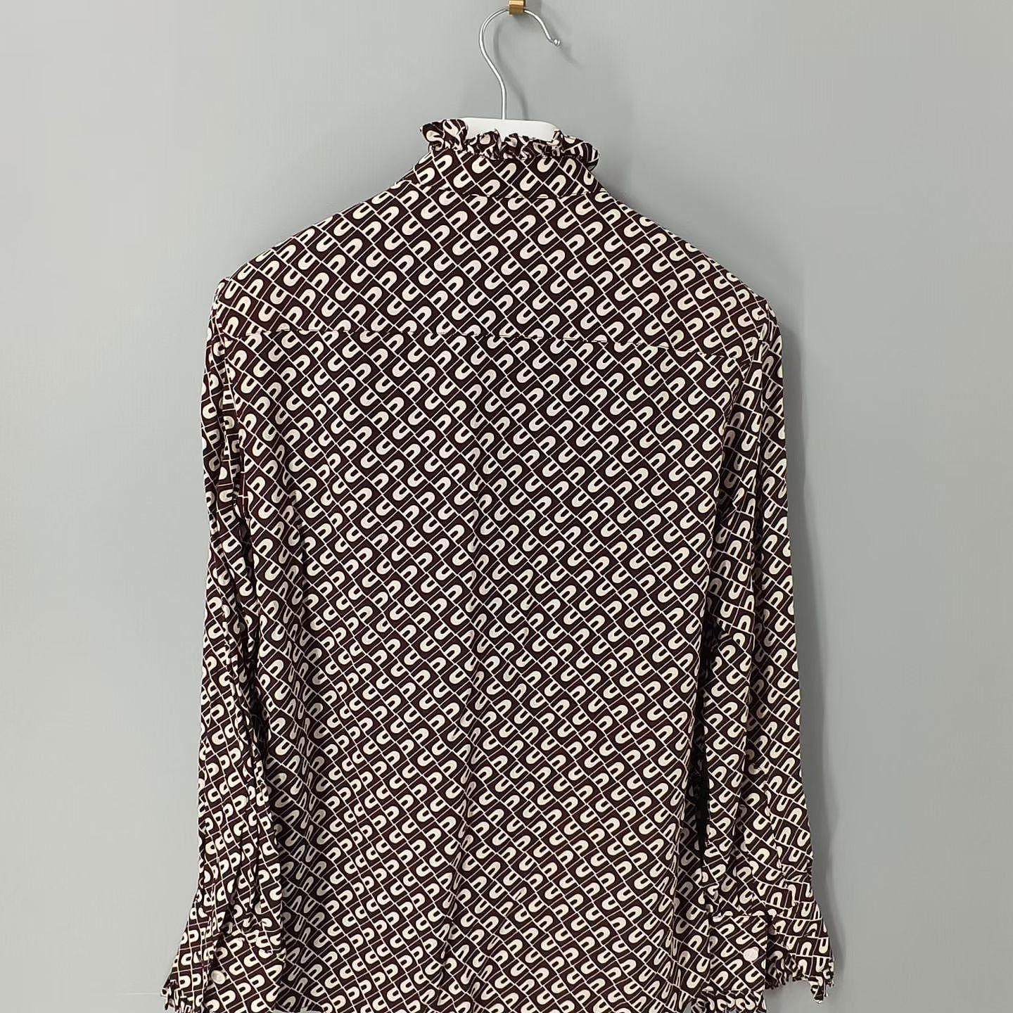 Celine Celine Monogram Silk Button Up Shirt Size 34 Size XS / US 0-2 / IT 36-38 - 2 Thumbnail