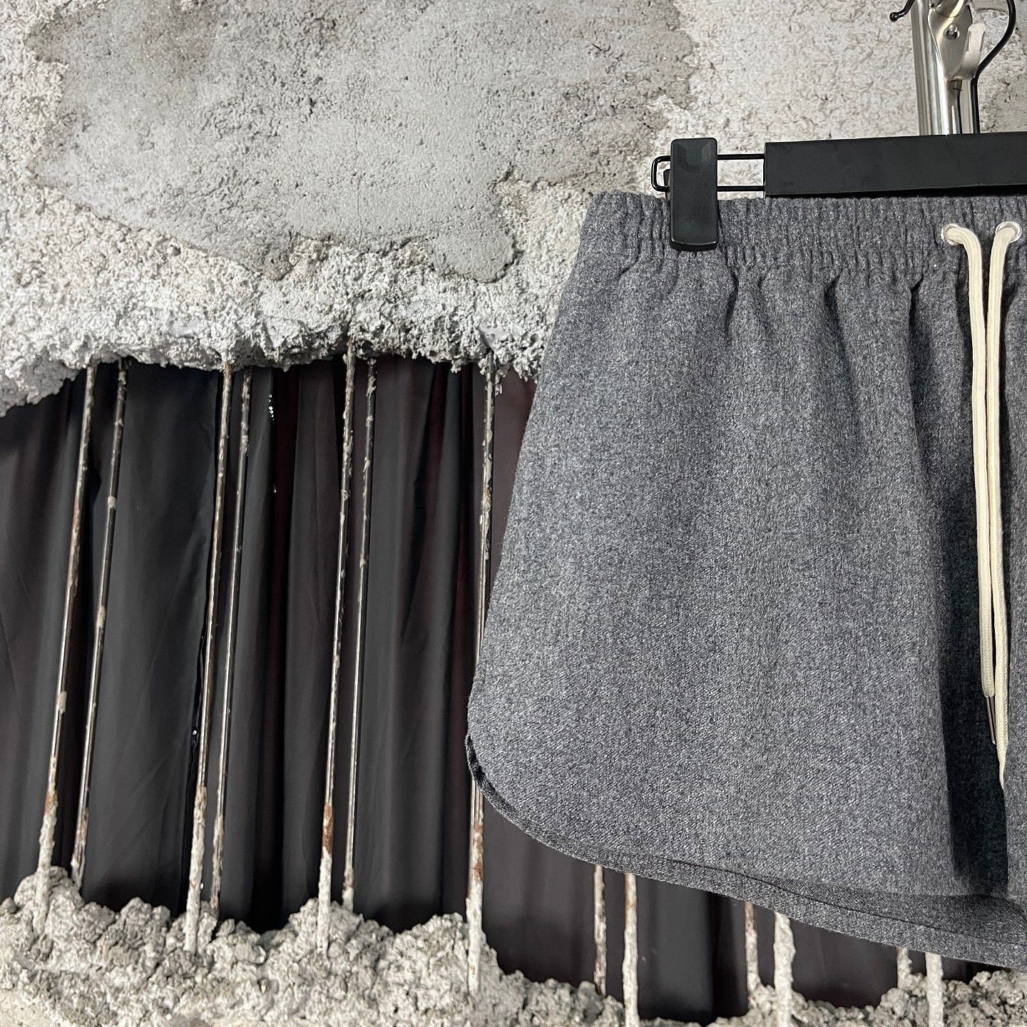 Celine Celine Cashmere Drawstring Shorts Size 34 Size 25" / US 0 / IT 36 - 6 Thumbnail