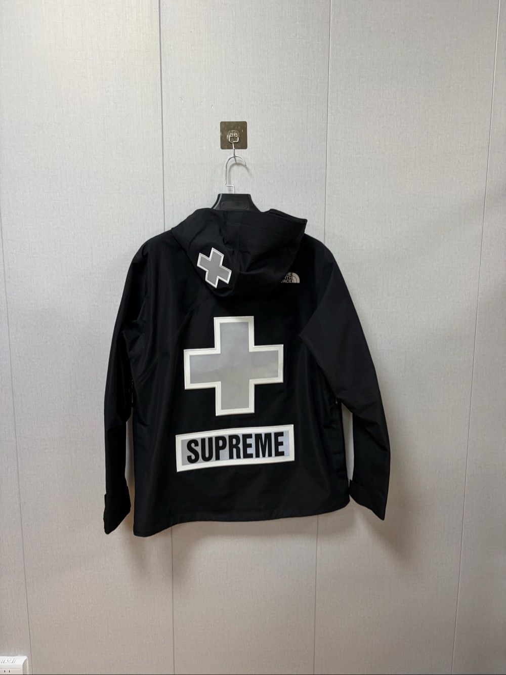 Supreme Supreme x The North Face Rescue Mountain Jacket M Size US M / EU 48-50 / 2 - 2 Thumbnail