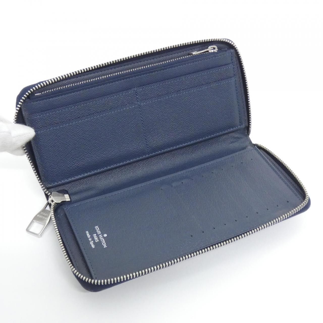 Louis Vuitton Louis Vuitton Louis Vuitton Taiga Long Wallet Leather Long Wallet M30510 DUTY FREE for USA Size ONE SIZE - 7 Thumbnail