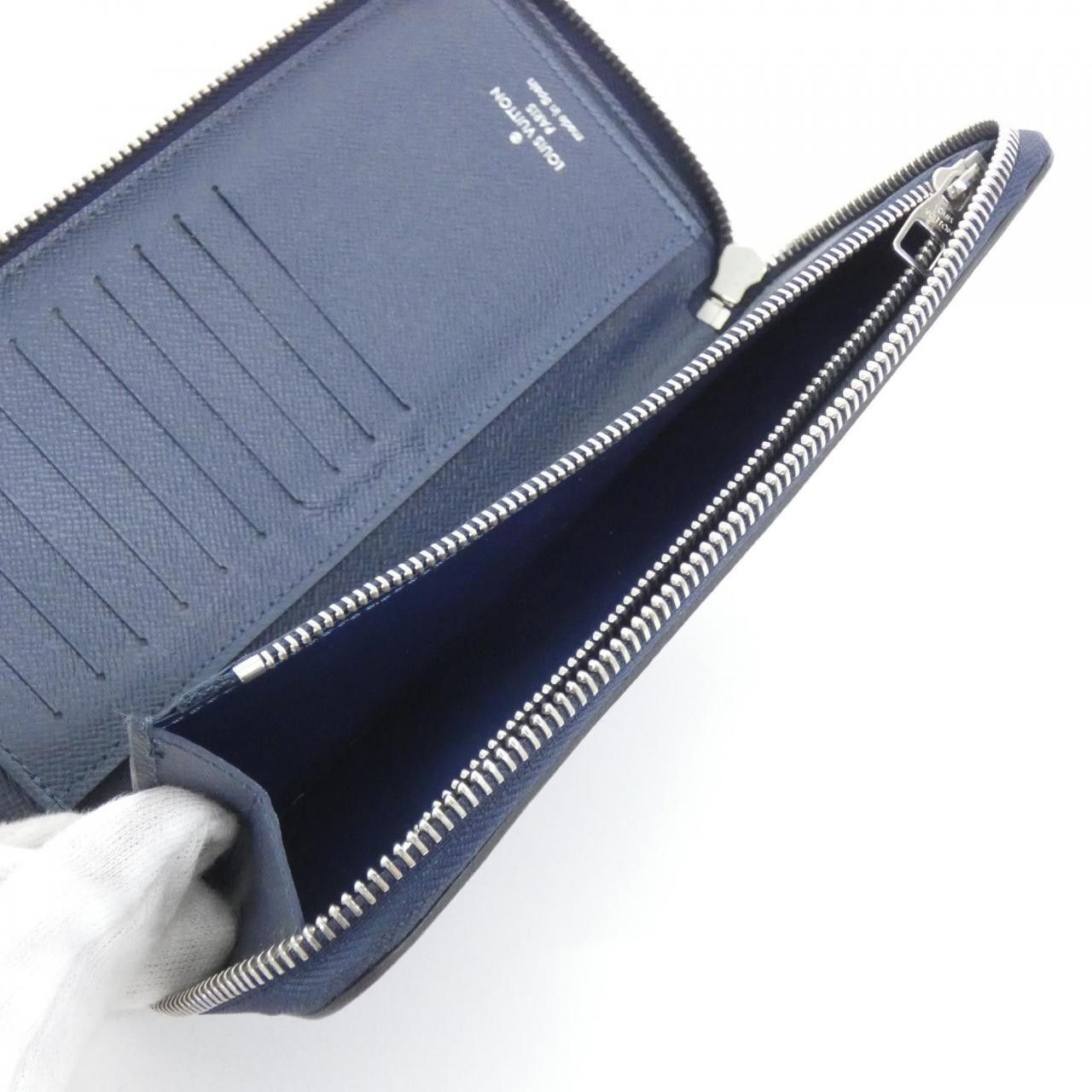 Louis Vuitton Louis Vuitton Louis Vuitton Taiga Long Wallet Leather Long Wallet M30510 DUTY FREE for USA Size ONE SIZE - 9 Thumbnail