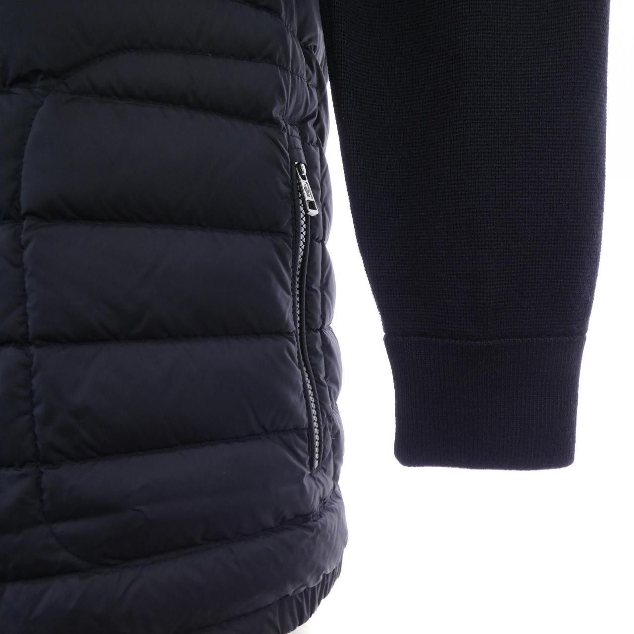 Moncler Moncler Moncler Down Jacket Others Outerwear 20919B50700 DUTY FREE for USA Size ONE SIZE - 8 Thumbnail