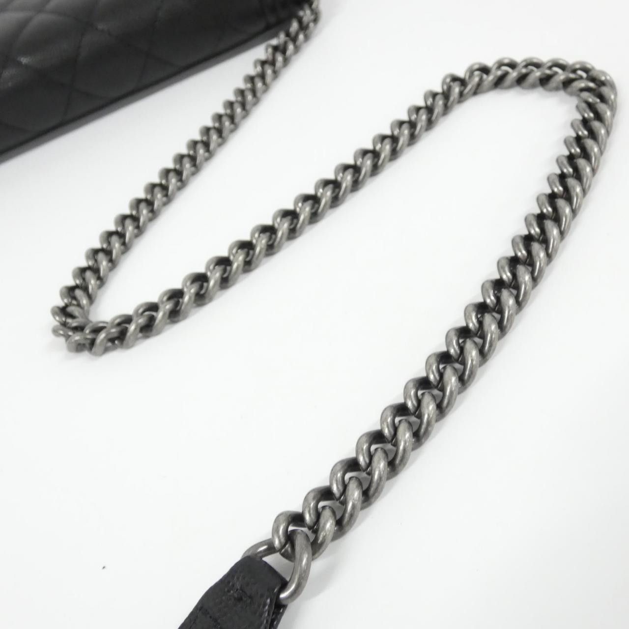 Chanel Chanel Chanel Boy Chanel Caviar Skin Chain Wallet Leather Shoulder AP1117 DUTY FREE for USA Size ONE SIZE - 6 Thumbnail