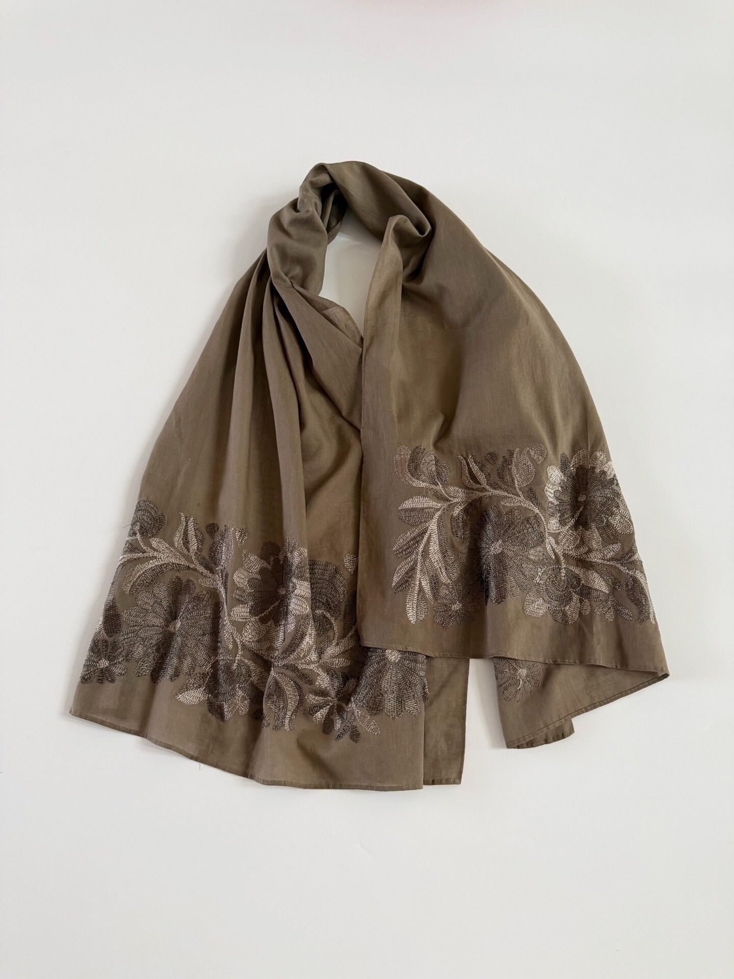 Comme des Garcons Comme des Garçons Tricot Embroidered Shawl Size US M / EU 48-50 / 2 - 5 Thumbnail
