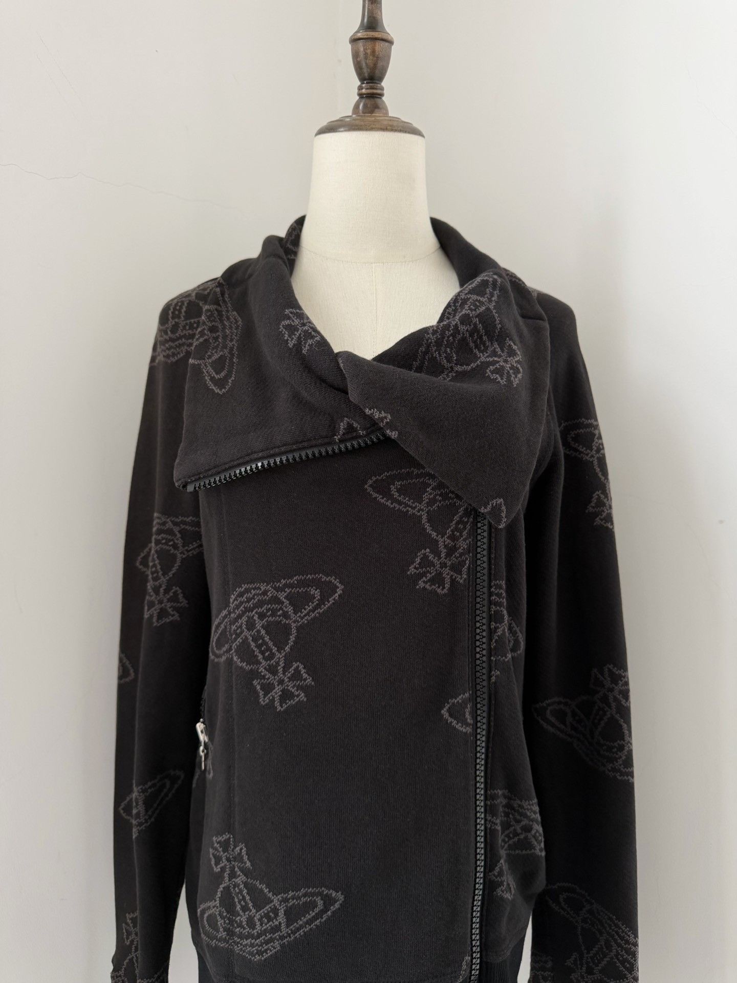 Vivienne Westwood Vivienne Westwood Vintage Saturn Print Sweatshirt Size M / US 6-8 / IT 42-44 - 2 Thumbnail