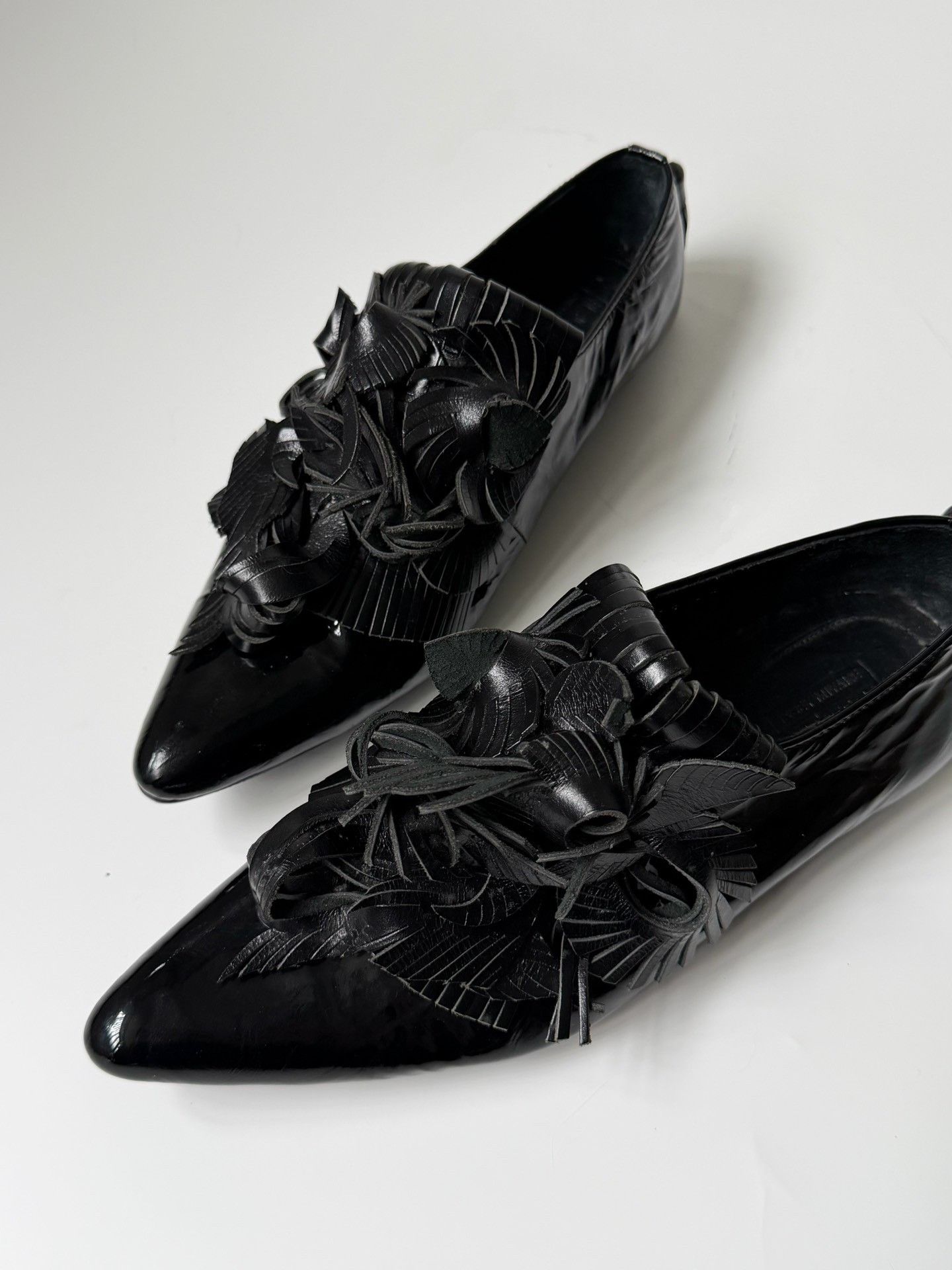 Issey Miyake Issey Miyake 00ss 3D Carved Patent Leather Low-Heel Shoes Size US 7 / IT 37 - 2 Thumbnail