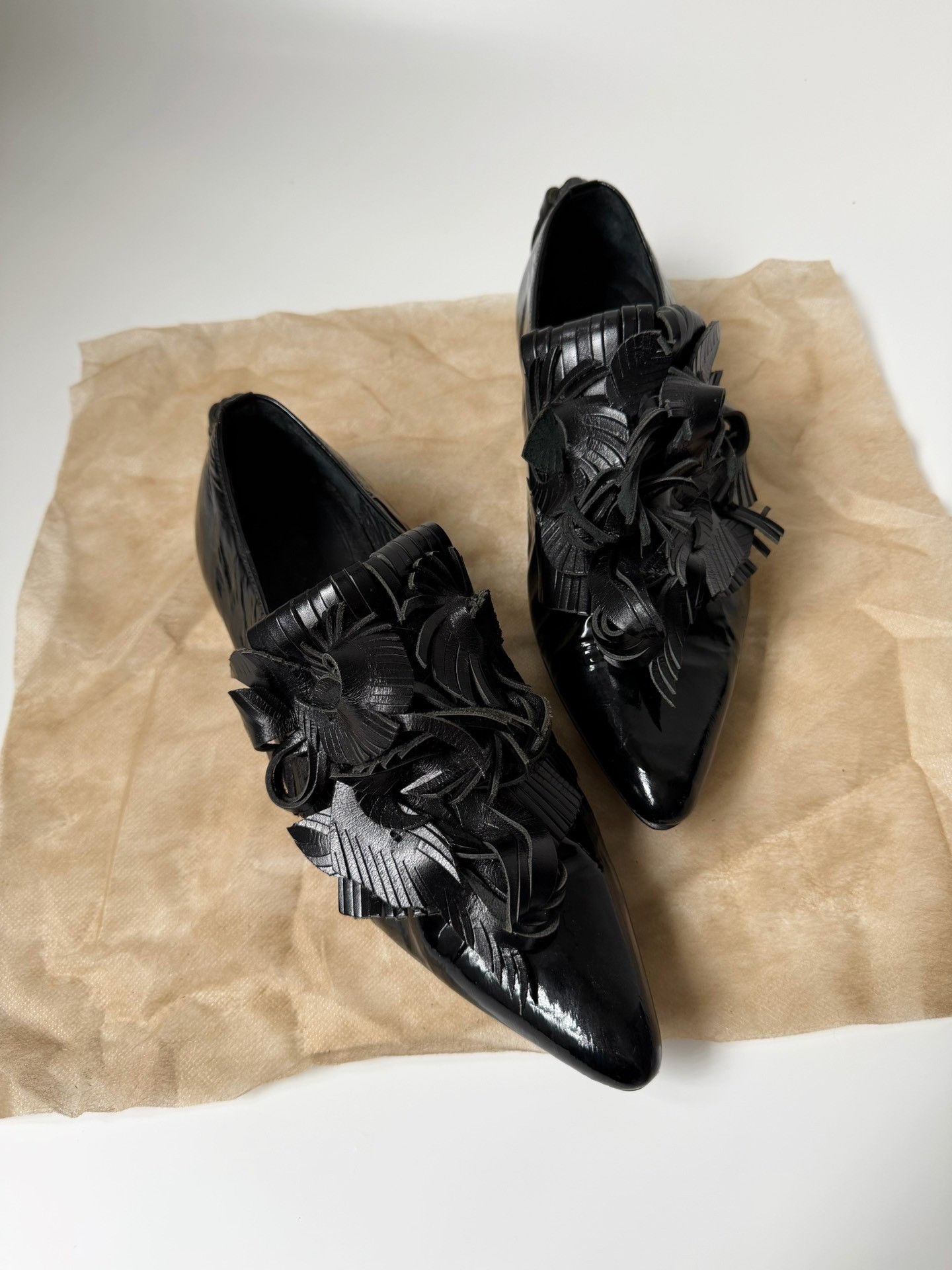 Issey Miyake Issey Miyake 00ss 3D Carved Patent Leather Low-Heel Shoes Size US 7 / IT 37 - 5 Thumbnail