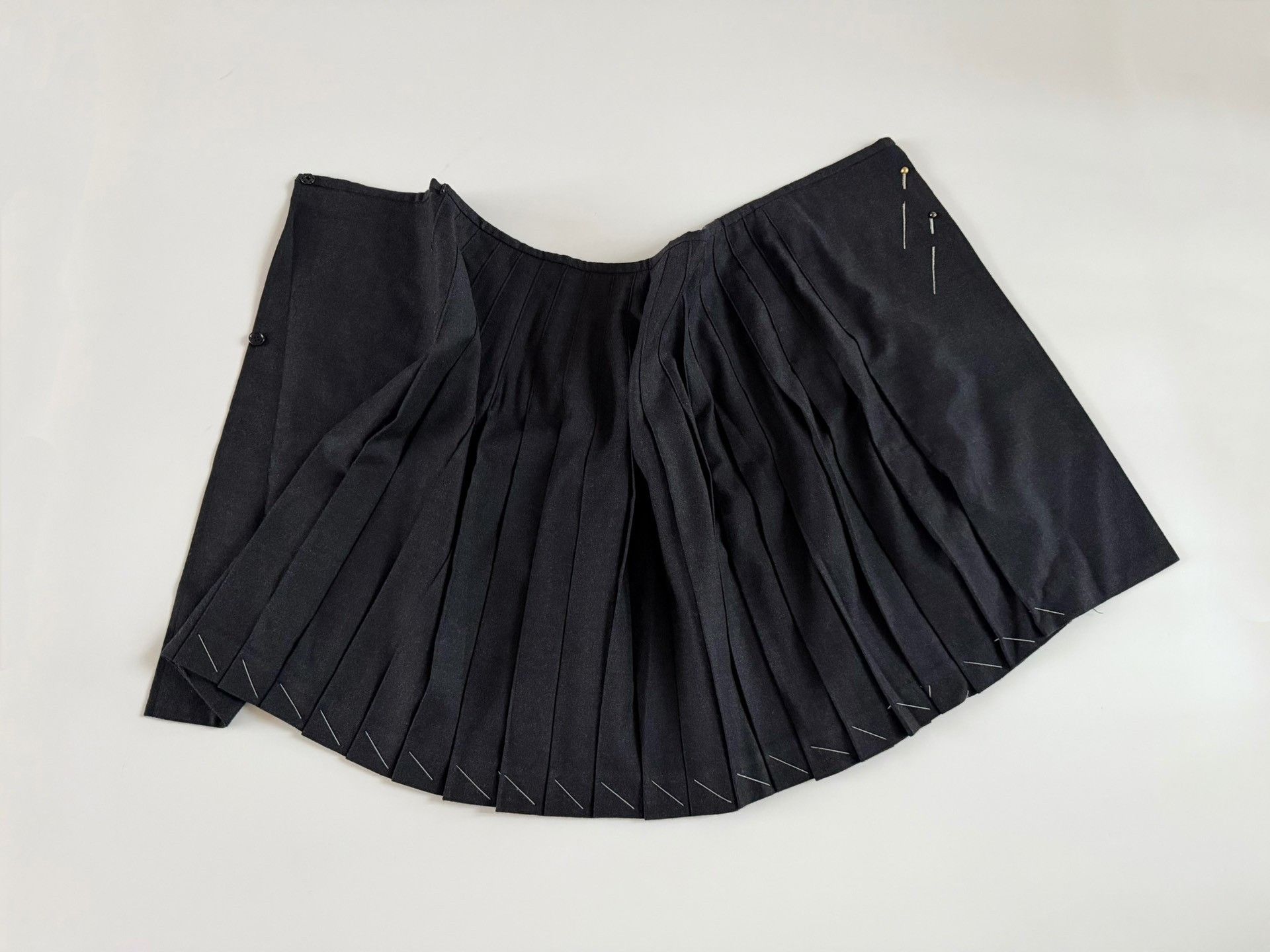 Jean Paul Gaultier Jean Paul Gaultier Wool Pleated Skirt Size 38" / US 16 / IT 52 - 8 Thumbnail