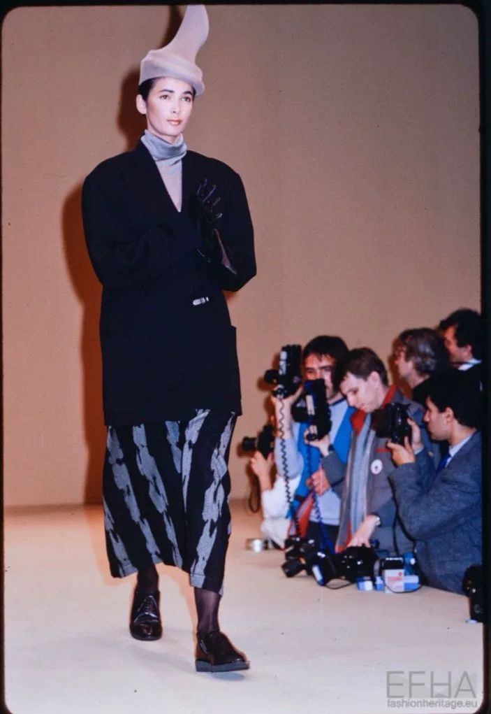 Issey Miyake Issey Miyake 1986 Wool Skirt Size 35" - 2 Thumbnail