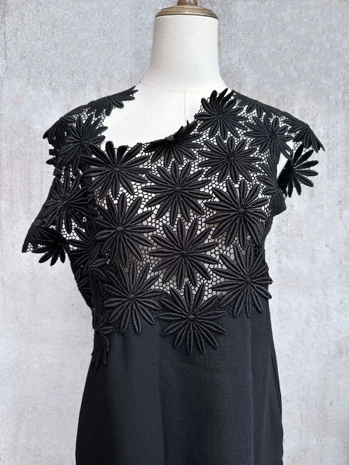 Rei Kawakubo Comme des Garçons 1991 Runway Floral Dress Size M / US 6-8 / IT 42-44 - 3 Thumbnail