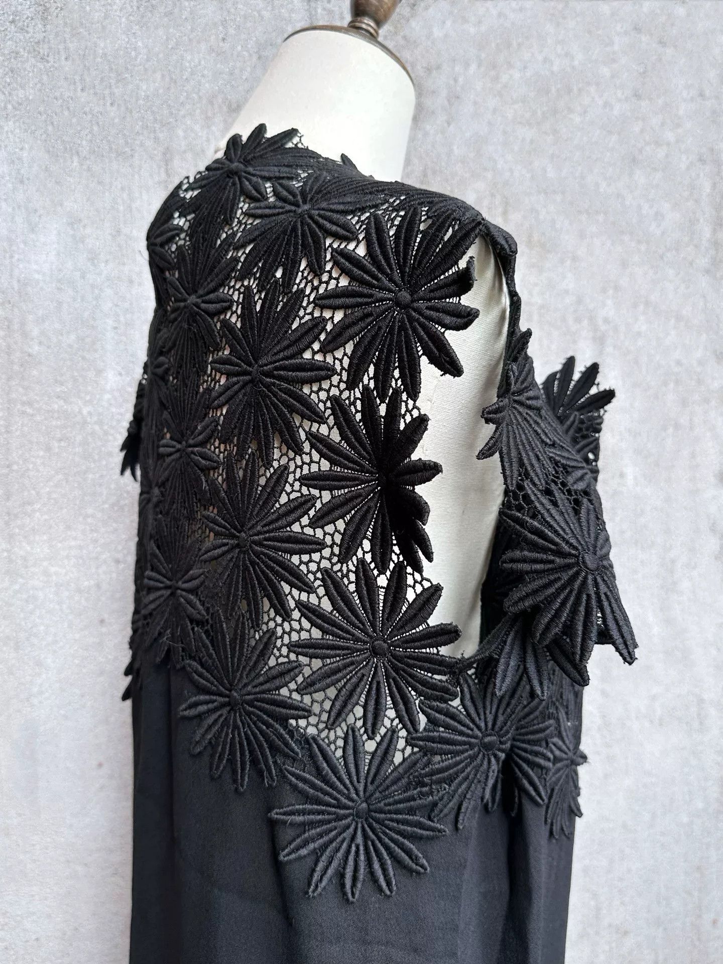 Rei Kawakubo Comme des Garçons 1991 Runway Floral Dress Size M / US 6-8 / IT 42-44 - 7 Thumbnail