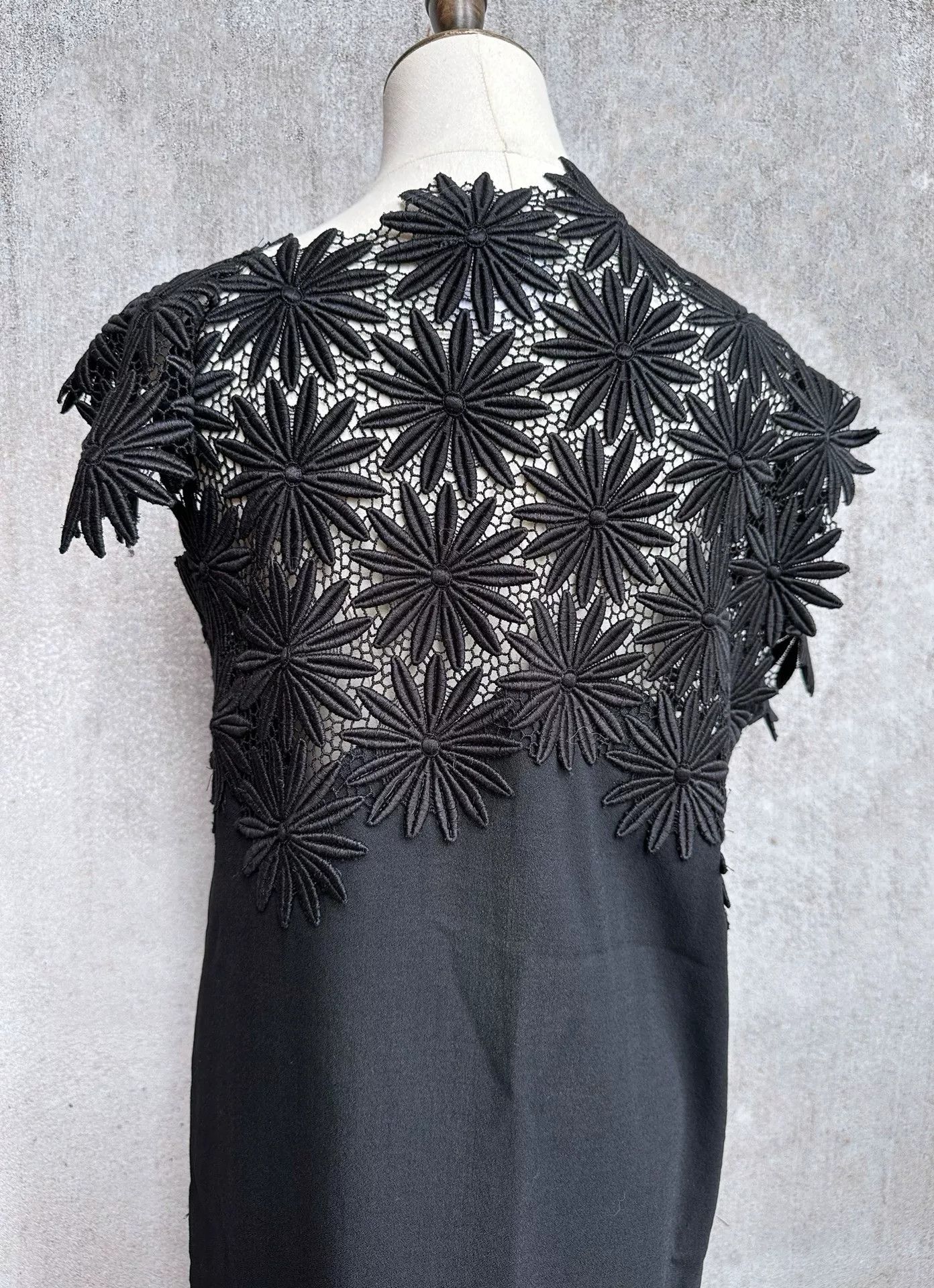 Rei Kawakubo Comme des Garçons 1991 Runway Floral Dress Size M / US 6-8 / IT 42-44 - 8 Thumbnail