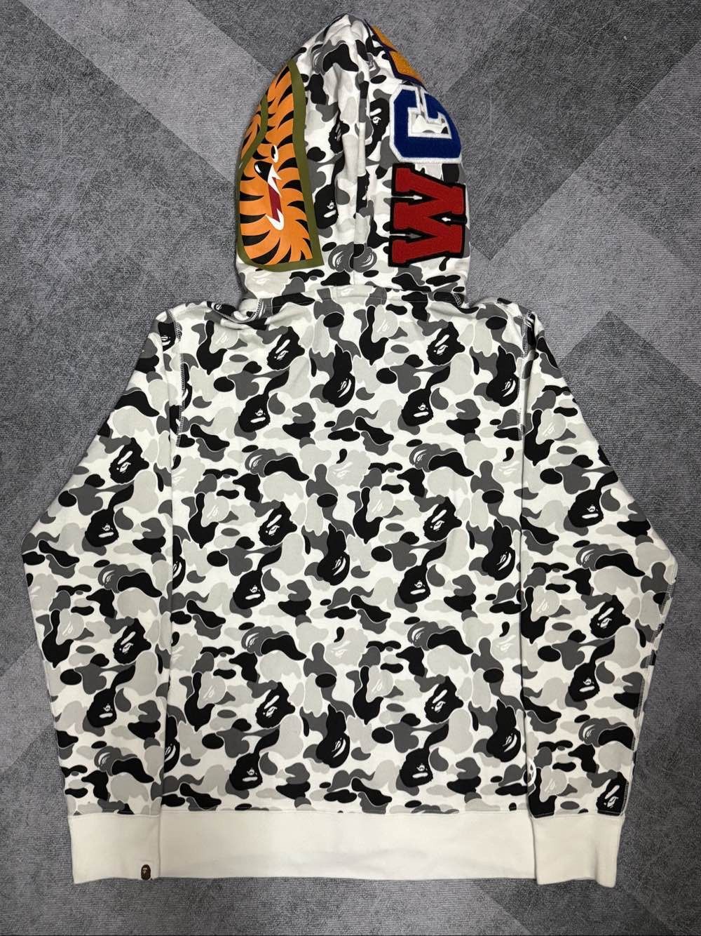 Bape Camo Shark Hoodie in Multi Colorway Size US M / EU 48-50 / 2 - 2 Thumbnail