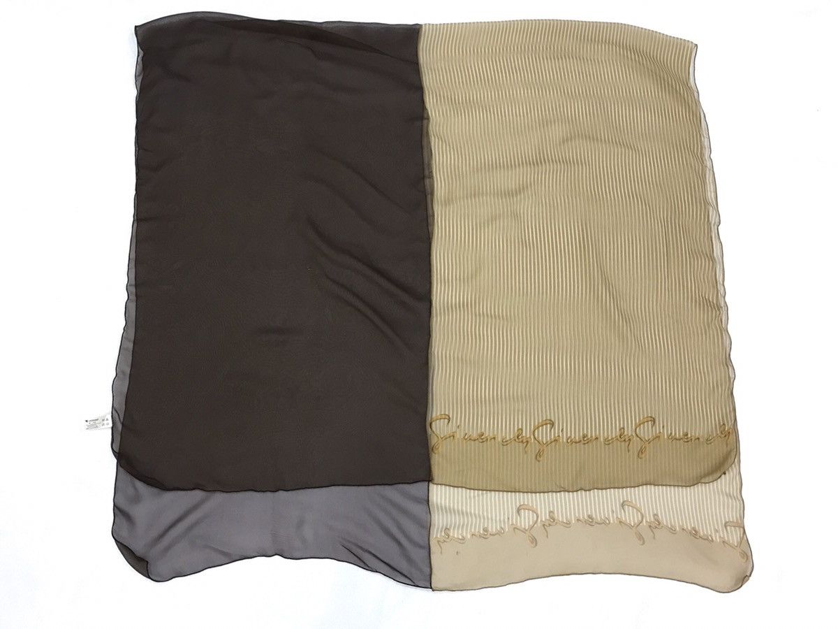 Givenchy Givenchy Large Silk Scarf Italy Size ONE SIZE - 1 Thumbnail