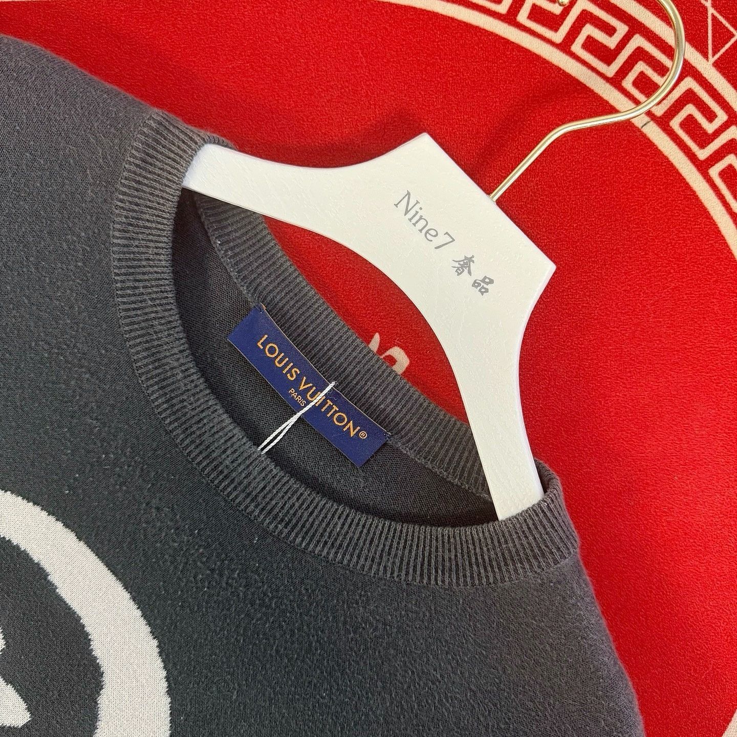 Louis Vuitton Graphic Gray Short Sleeve T-Shirt Size US S / EU 44-46 / 1 - 3 Thumbnail