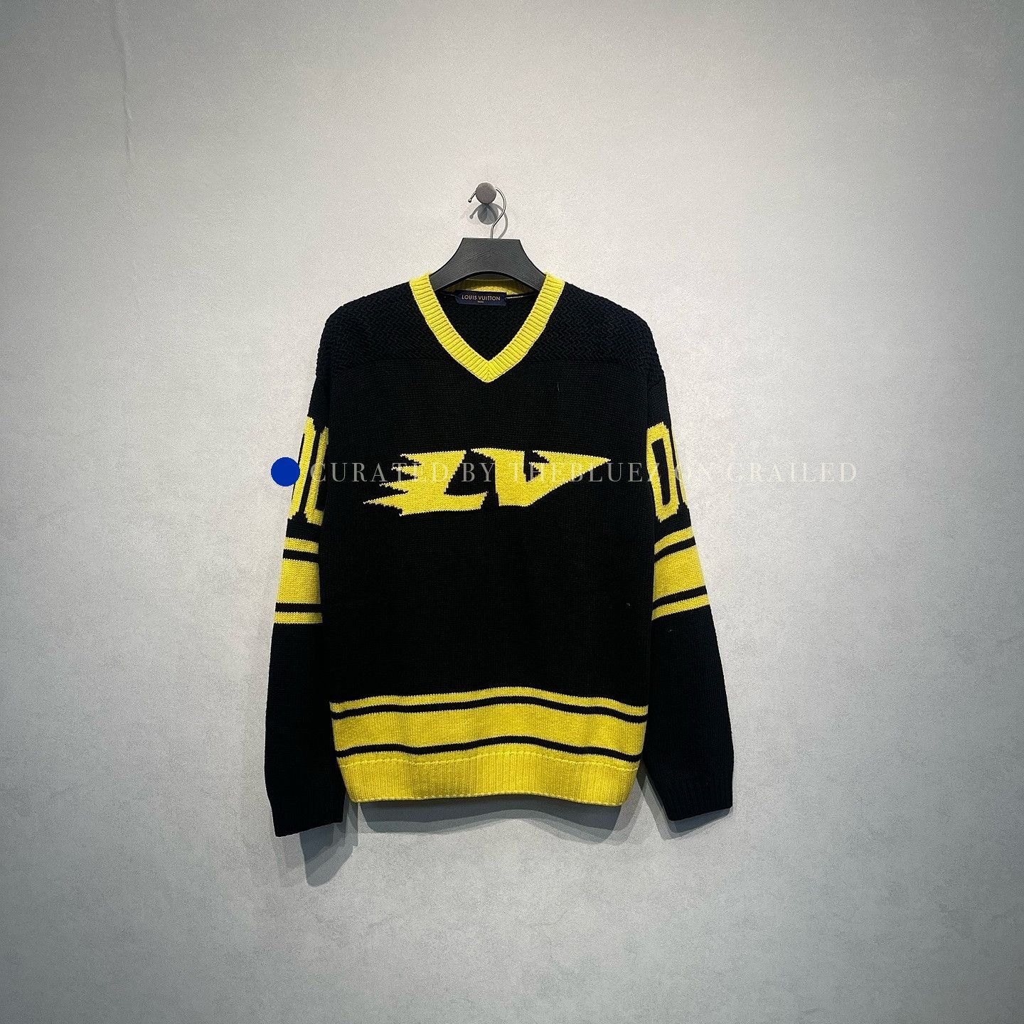Louis Vuitton Logo Stripe V-Neck Sweater in Black Size US M / EU 48-50 / 2 - 6 Thumbnail