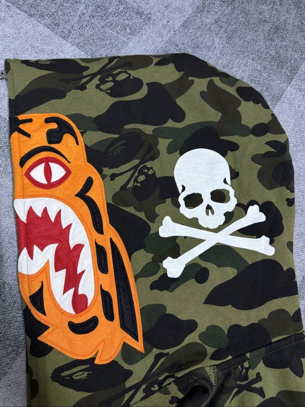 Bape Camo Skull Hoodie in Green Size US XL / EU 56 / 4 - 13 Thumbnail