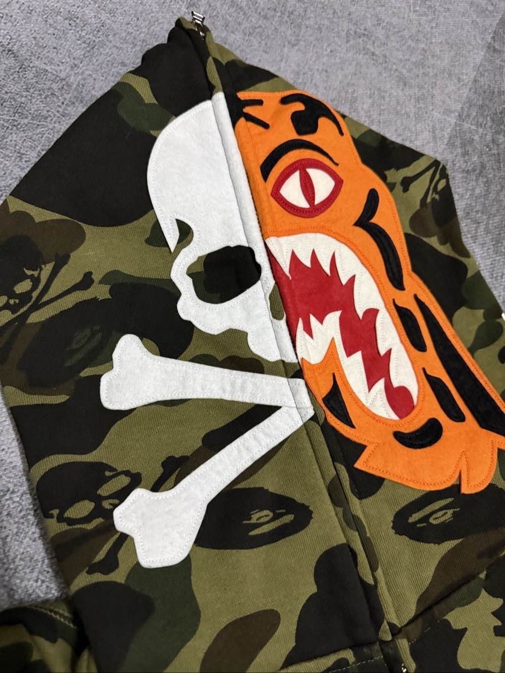 Bape Camo Skull Hoodie in Green Size US XL / EU 56 / 4 - 6 Thumbnail