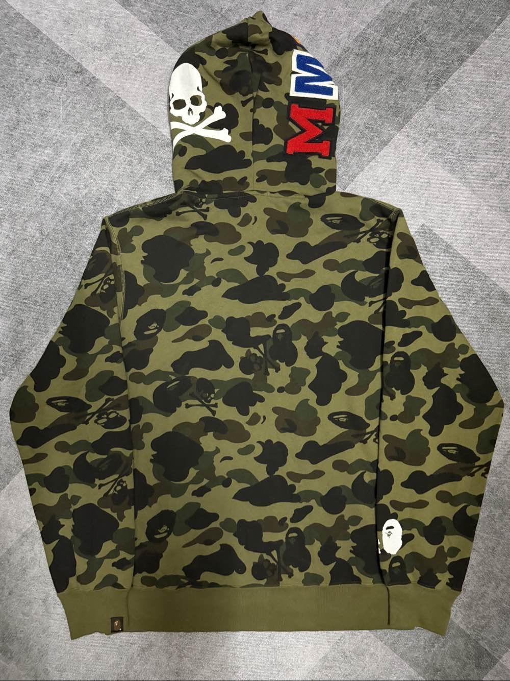 Bape Camo Skull Hoodie in Green Size US XL / EU 56 / 4 - 2 Thumbnail