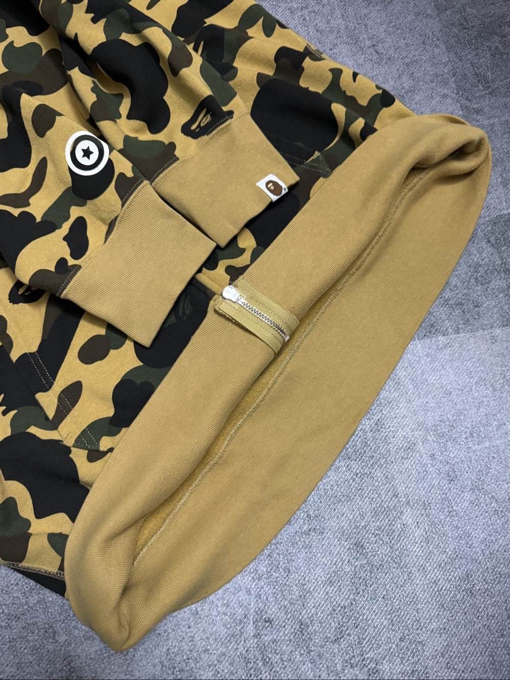 Bape Camo Shark Full Zip Hoodie in Multi Size US XL / EU 56 / 4 - 8 Thumbnail