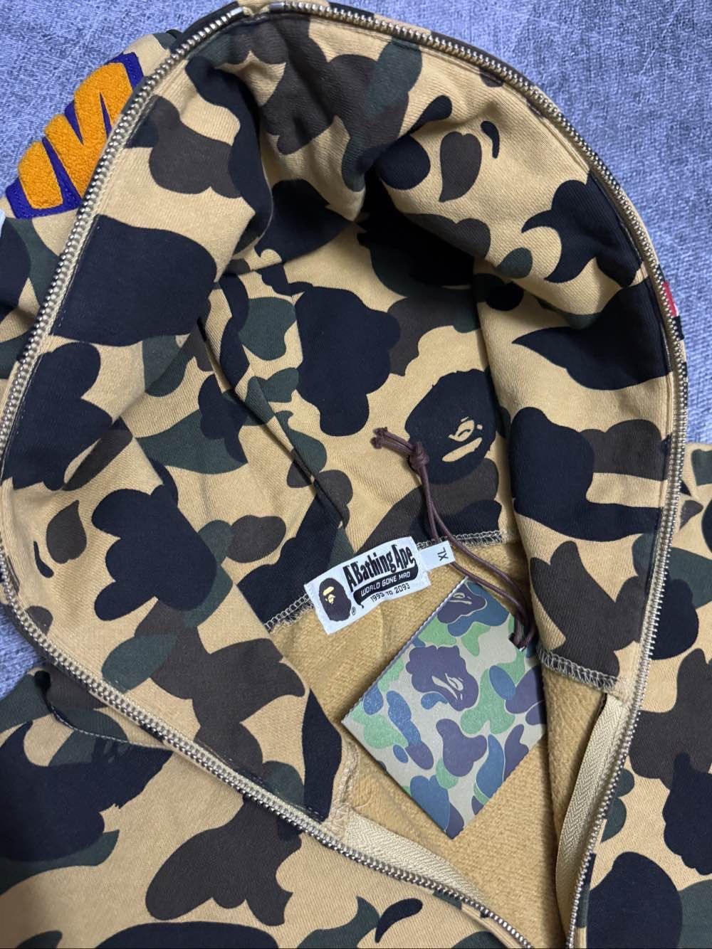 Bape Camo Shark Full Zip Hoodie in Multi Size US XL / EU 56 / 4 - 5 Thumbnail