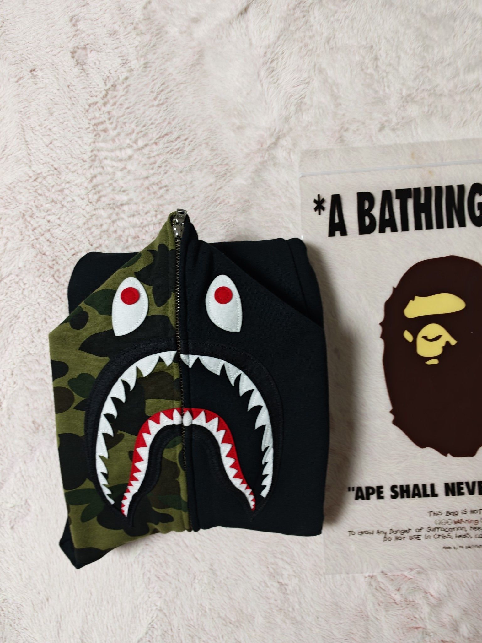 Bape Camo Shark Zip Hoodie in Black Size US M / EU 48-50 / 2 - 5 Thumbnail